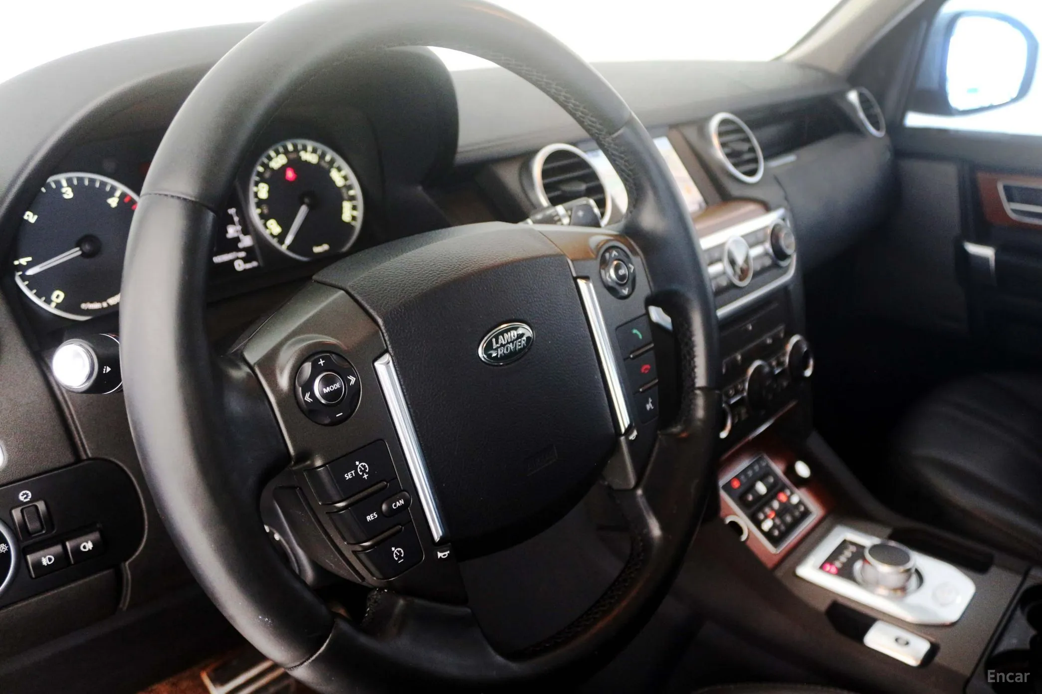 Land Rover Discovery 4 превью 15
