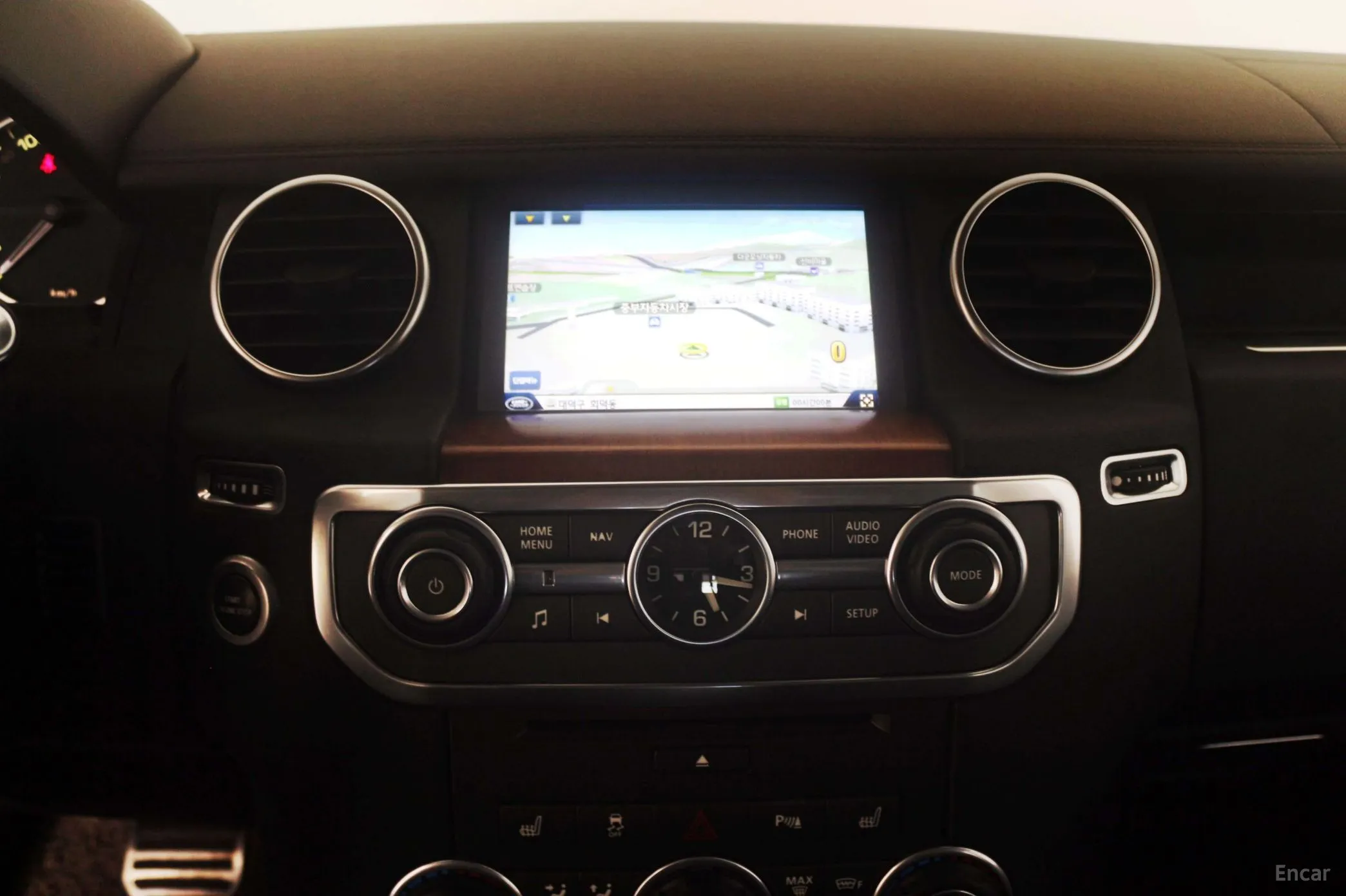 Land Rover Discovery 4 превью 16