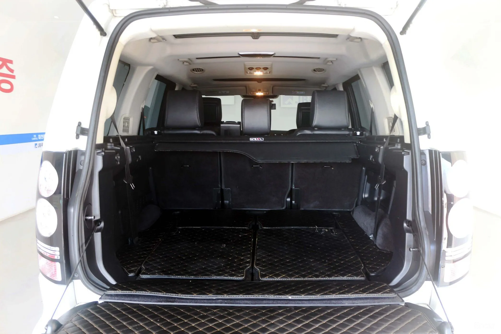 Land Rover Discovery 4 превью 19