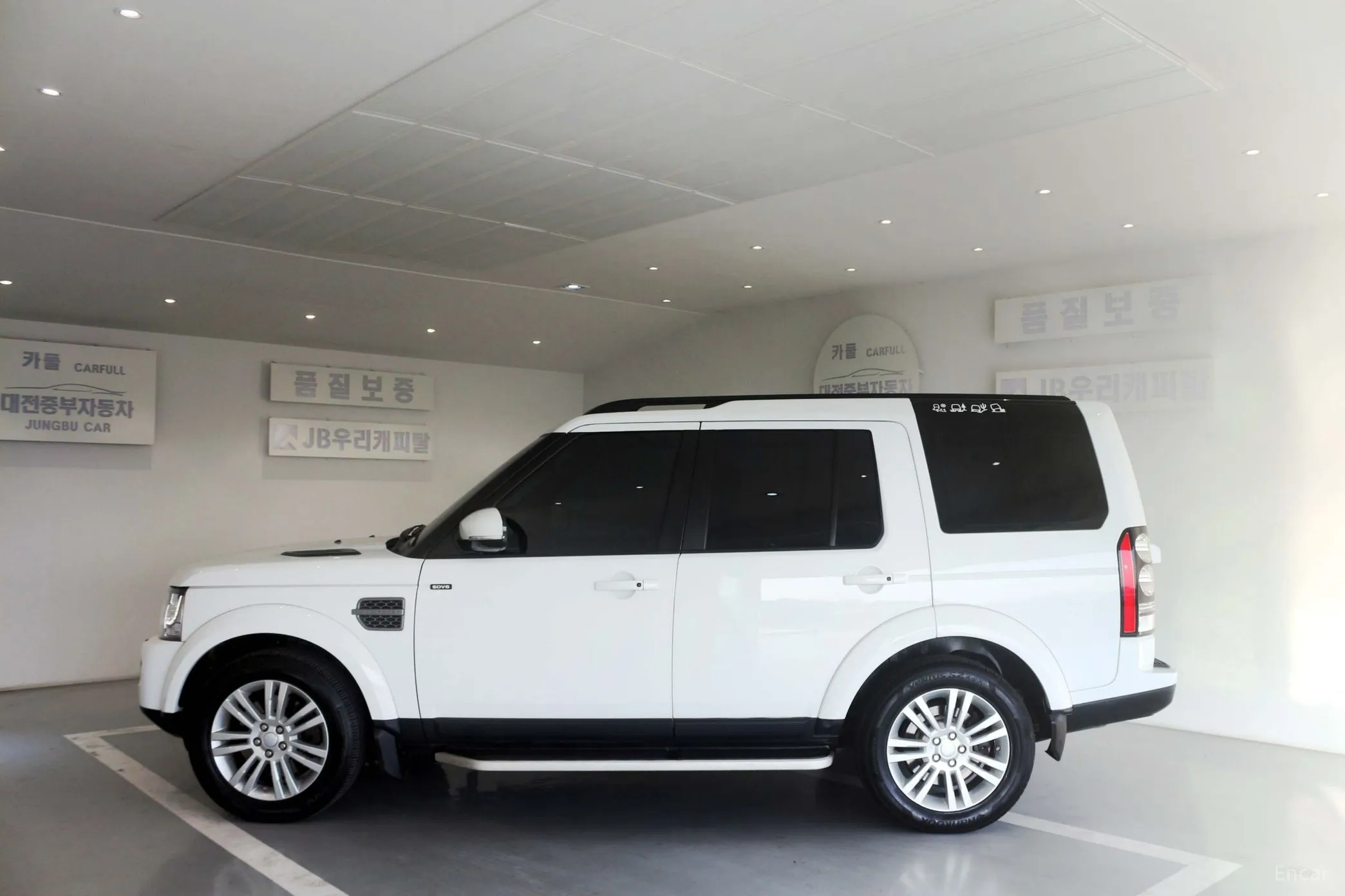 Land Rover Discovery 4 превью 5