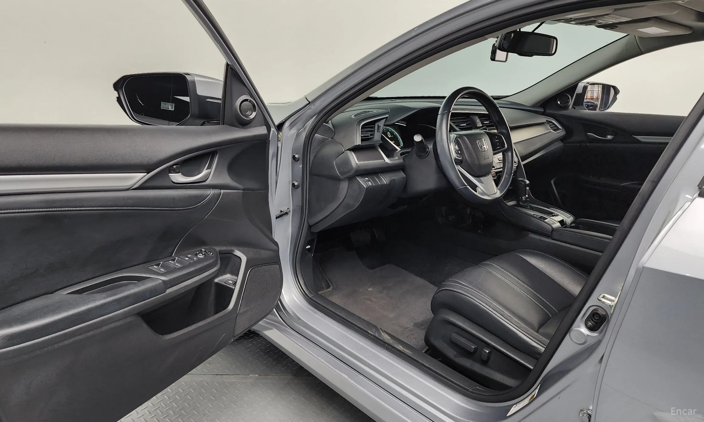 Honda Civic превью 10