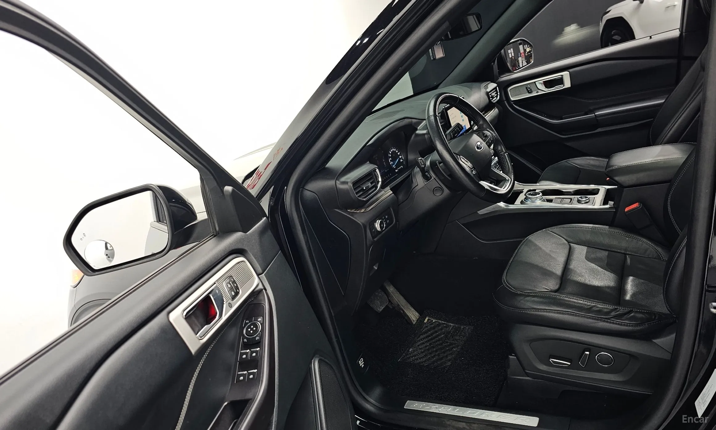 Ford Explorer 6th Generation превью 10