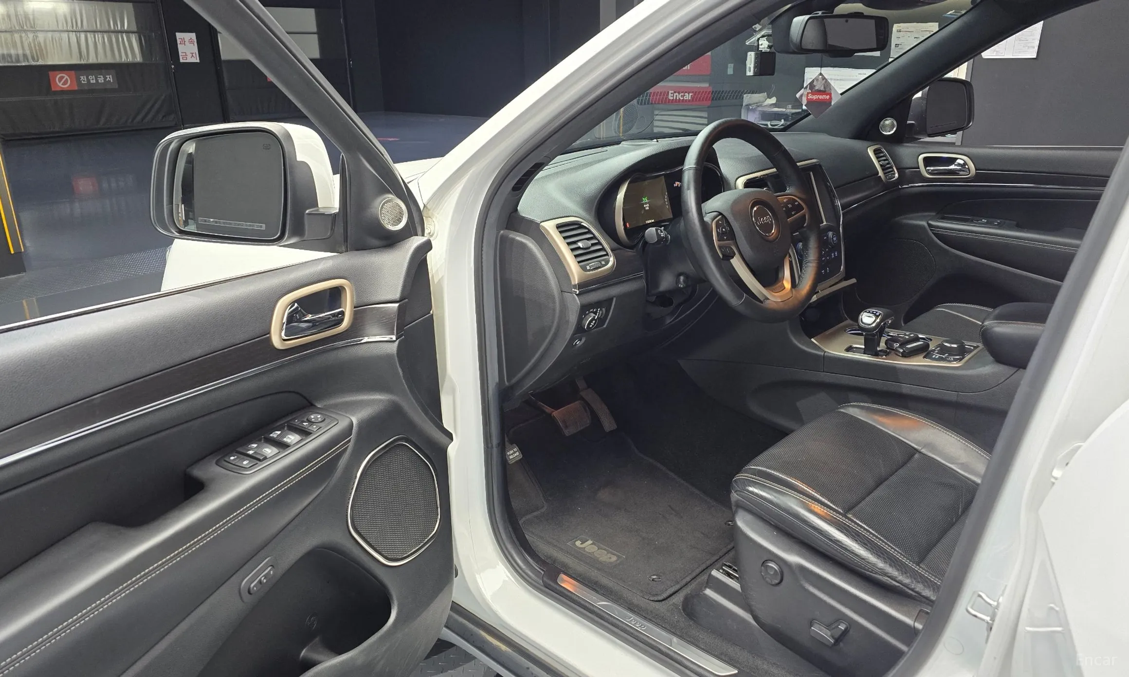 Jeep Grand Cherokee превью 11
