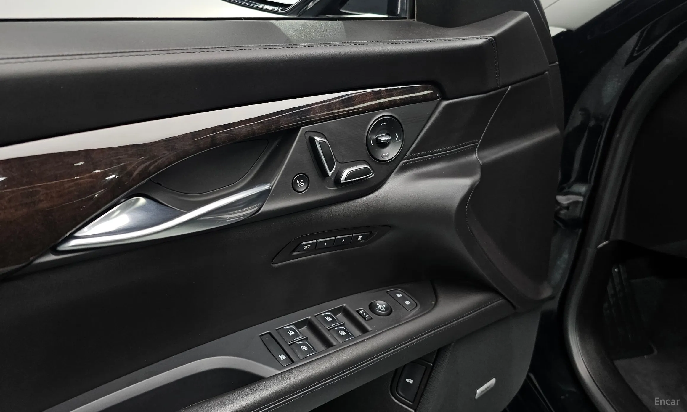 Cadillac CT6 превью 19