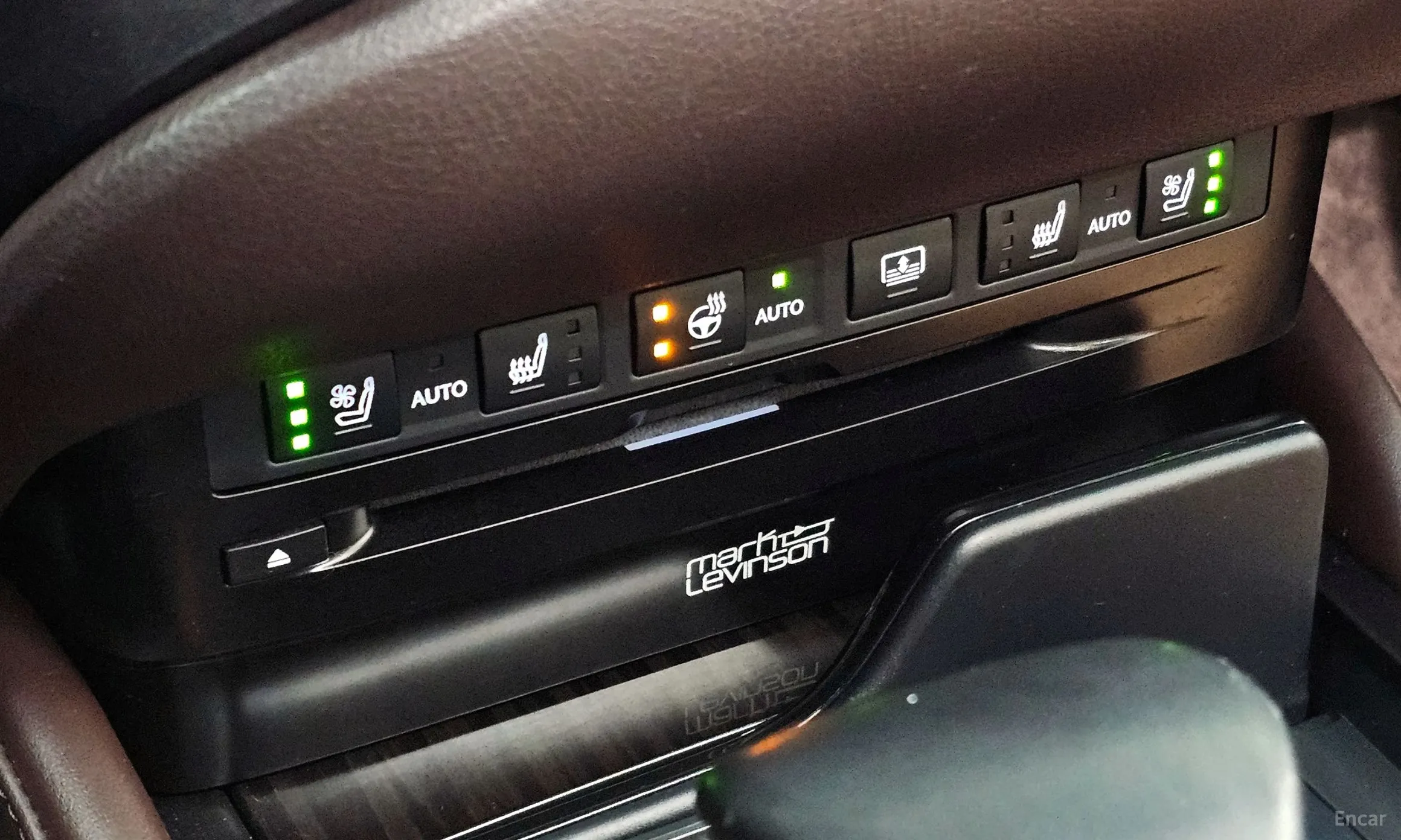 Lexus ES300h 7th Generation превью 17