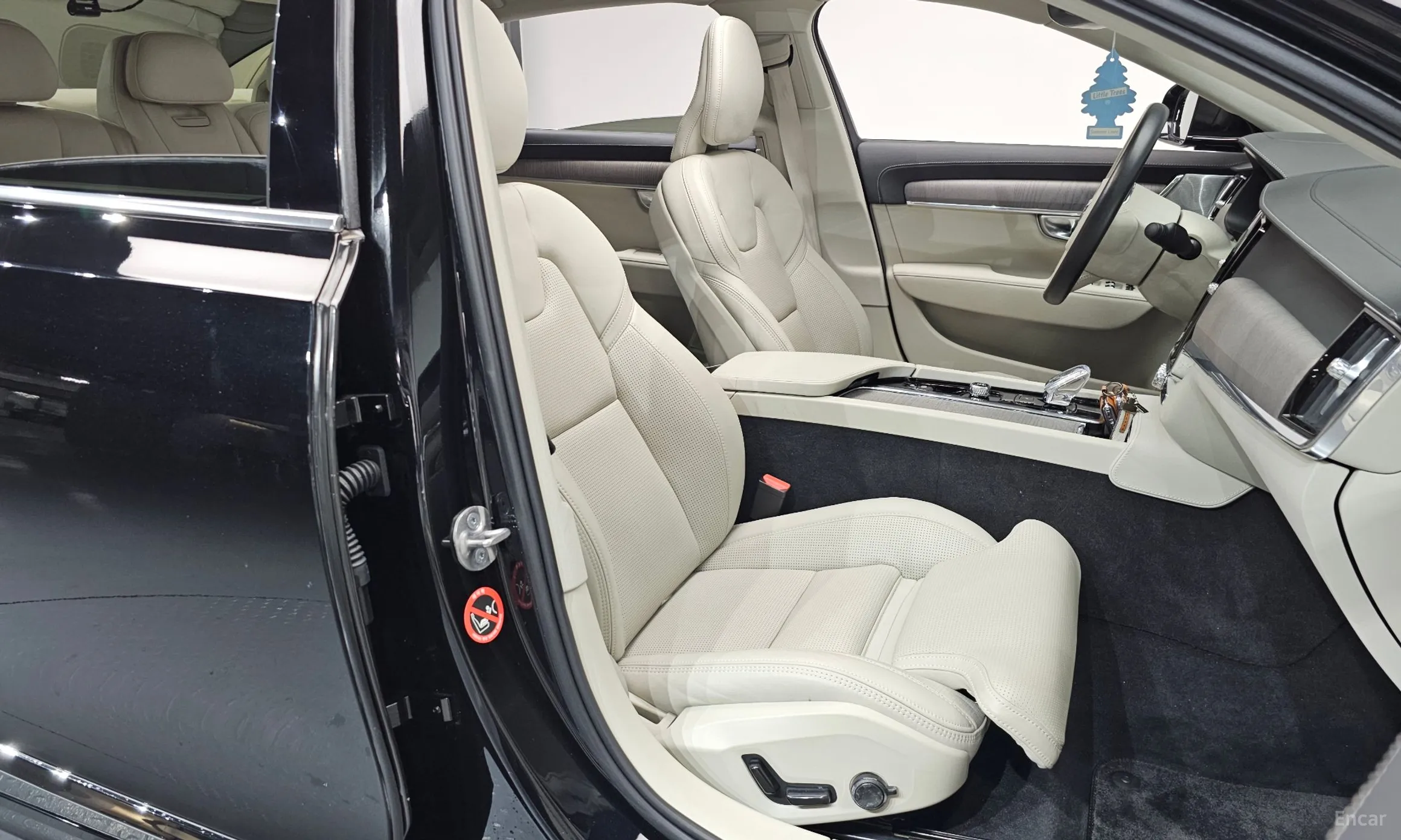 Volvo S90 превью 10