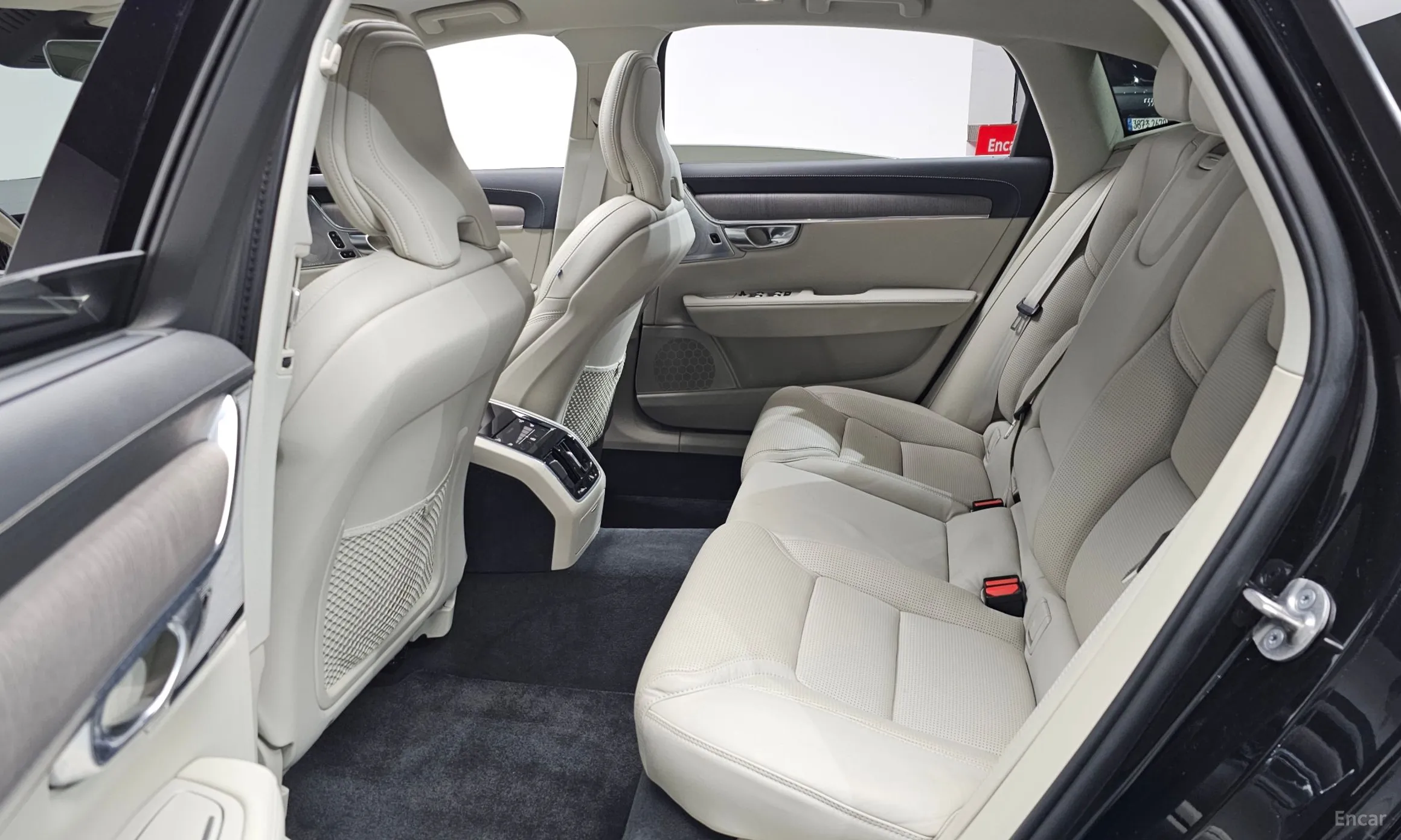 Volvo S90 превью 12