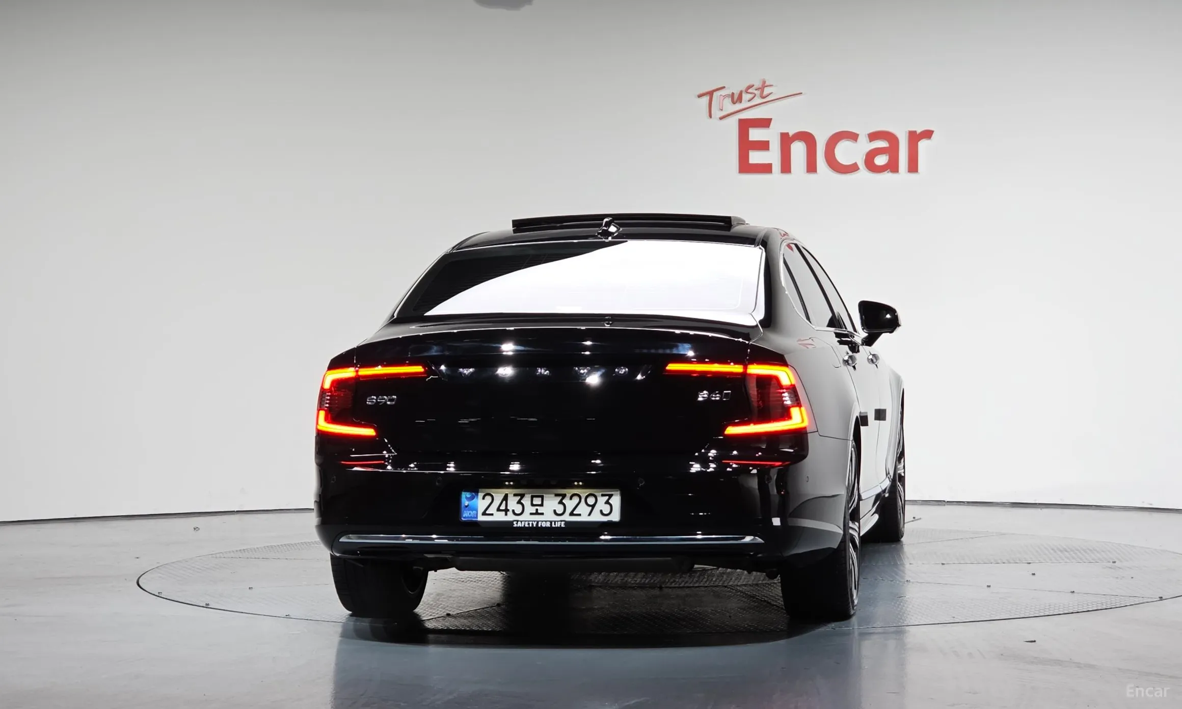 Volvo S90 превью 4