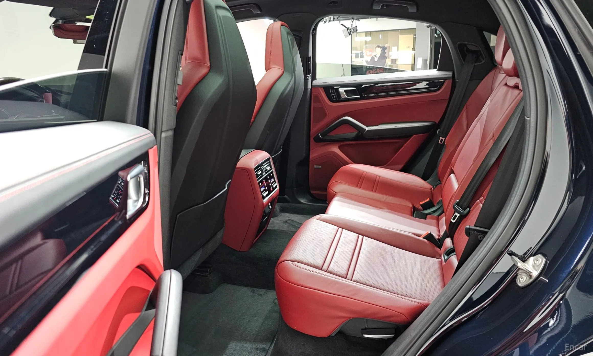 Porsche Cayenne (PO536) превью 12
