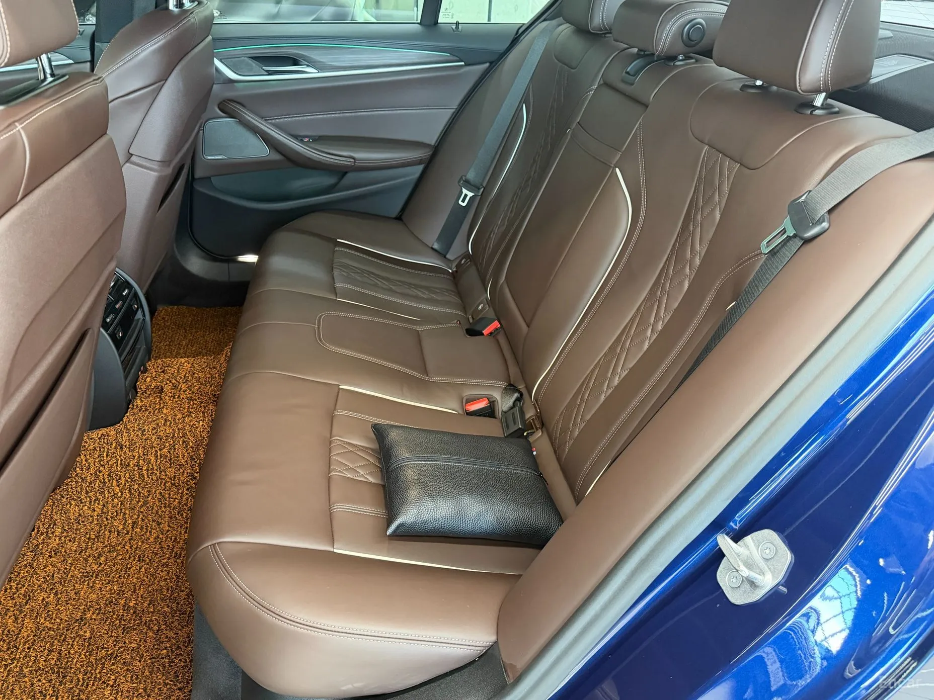 BMW 5 Series (G30) превью 11
