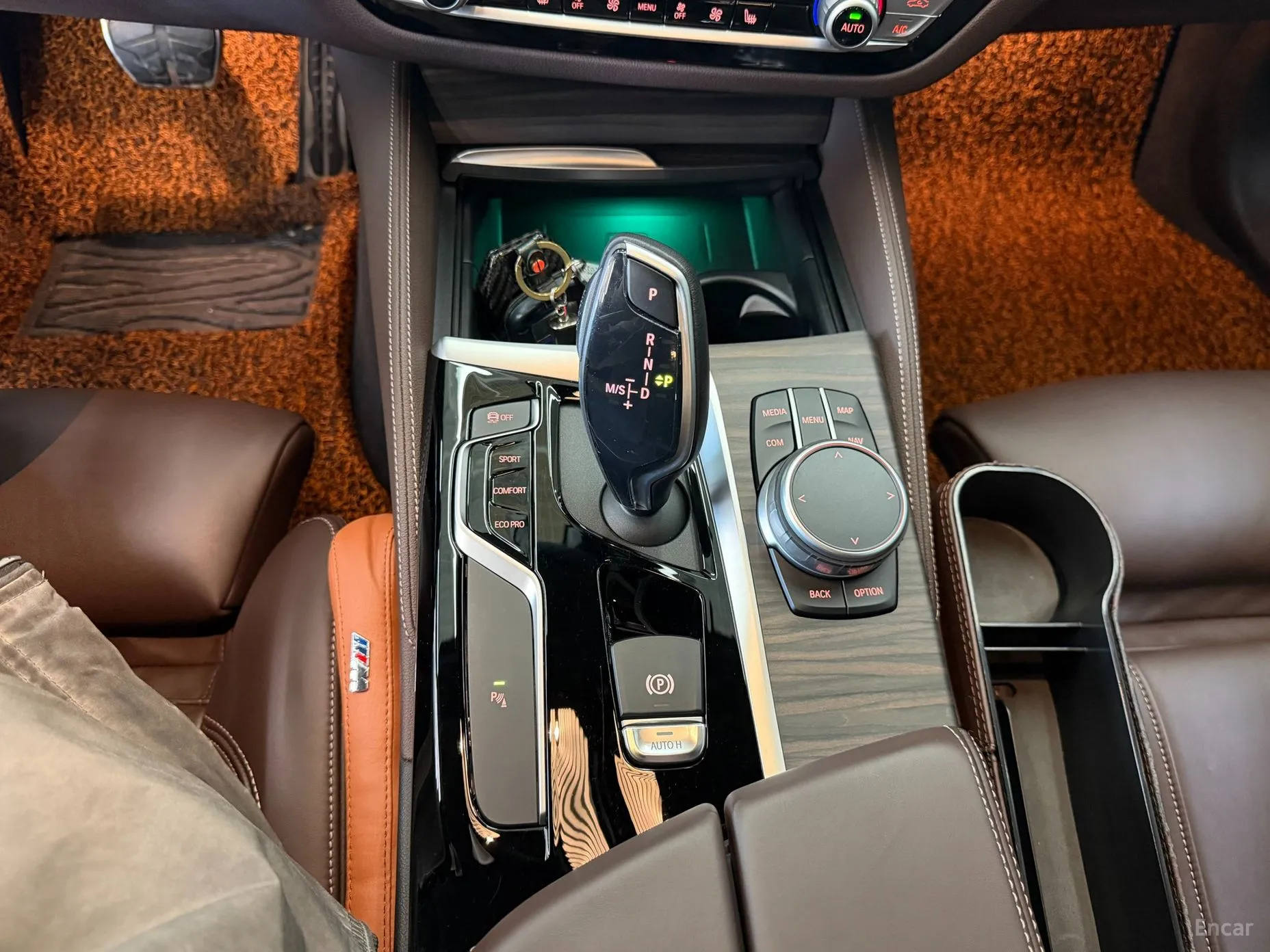 BMW 5 Series (G30) превью 16