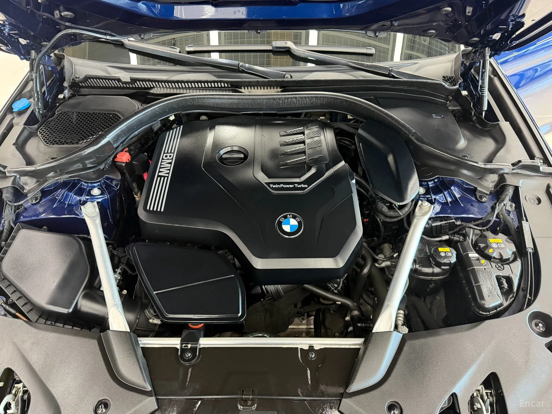 BMW 5 Series (G30) превью 18