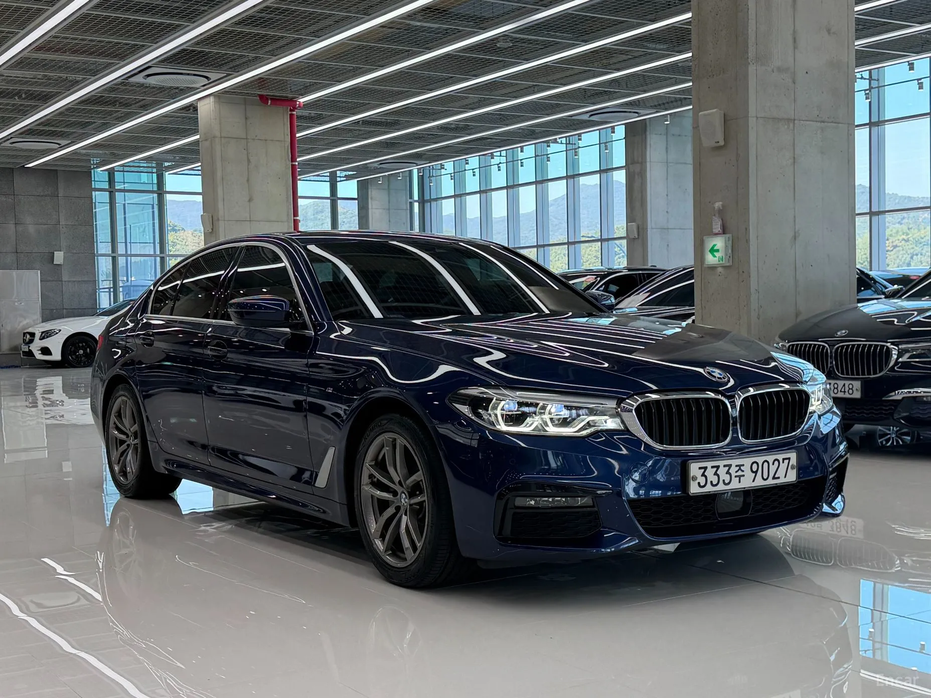BMW 5 Series (G30) превью 3