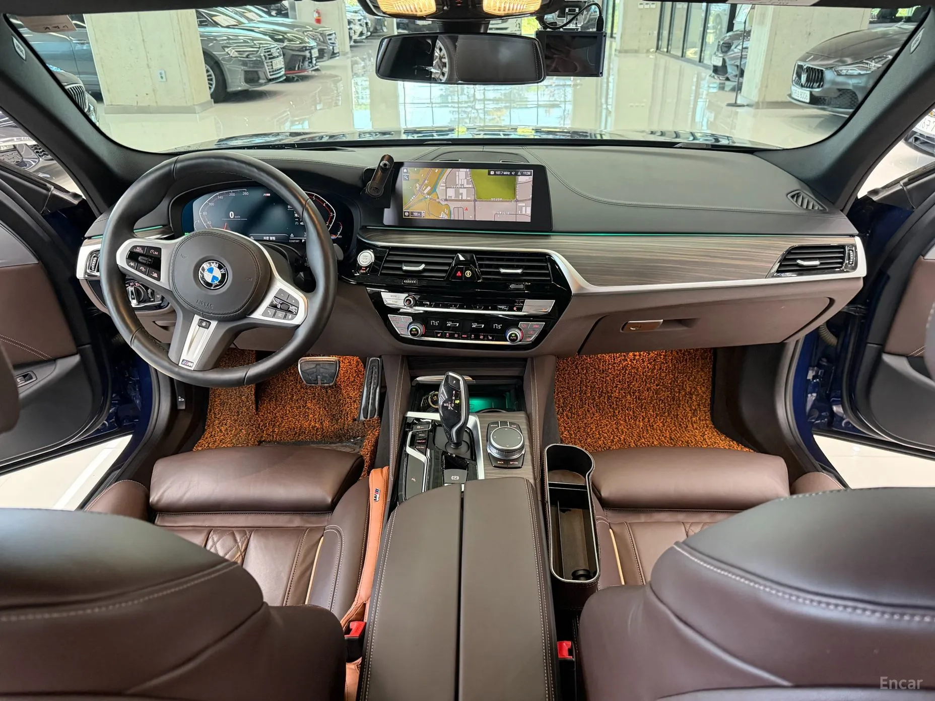 BMW 5 Series (G30) превью 7