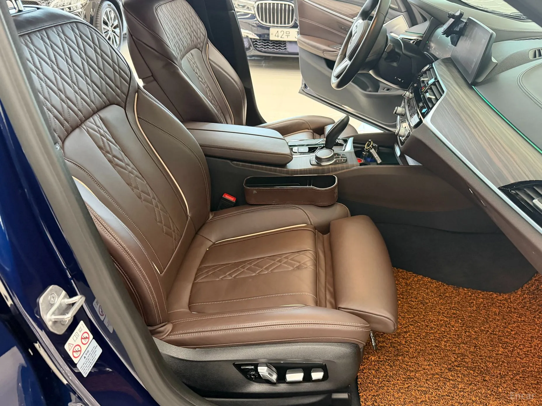 BMW 5 Series (G30) превью 9