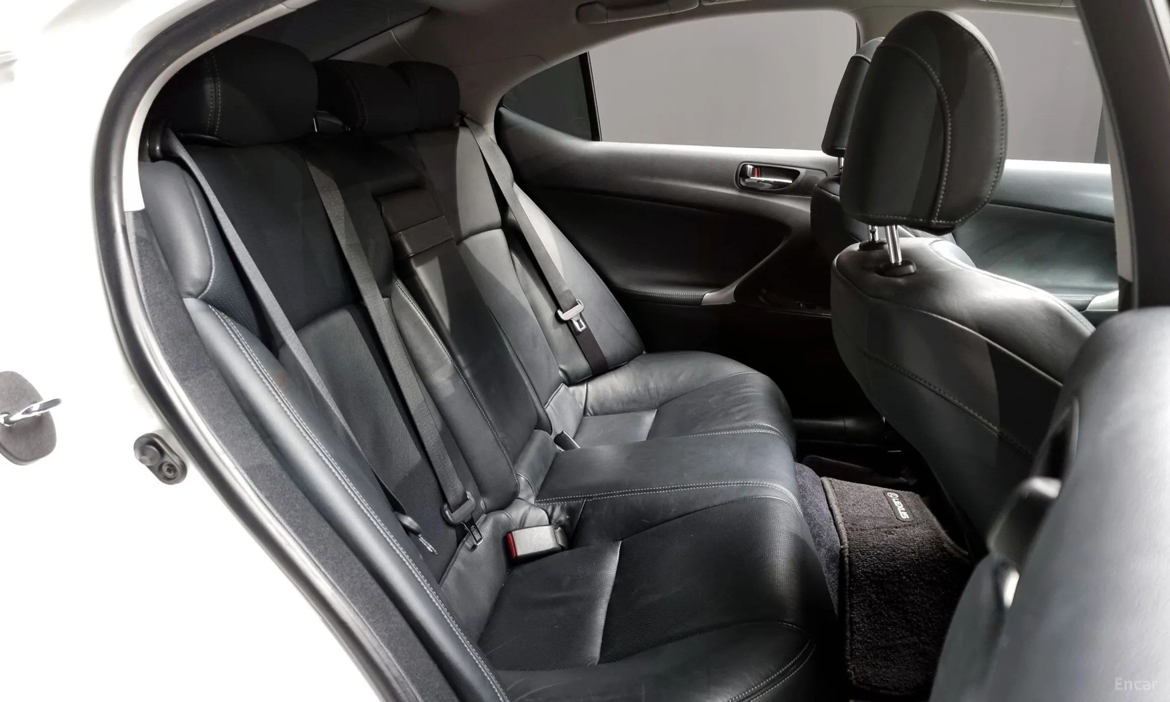Lexus IS250 превью 12