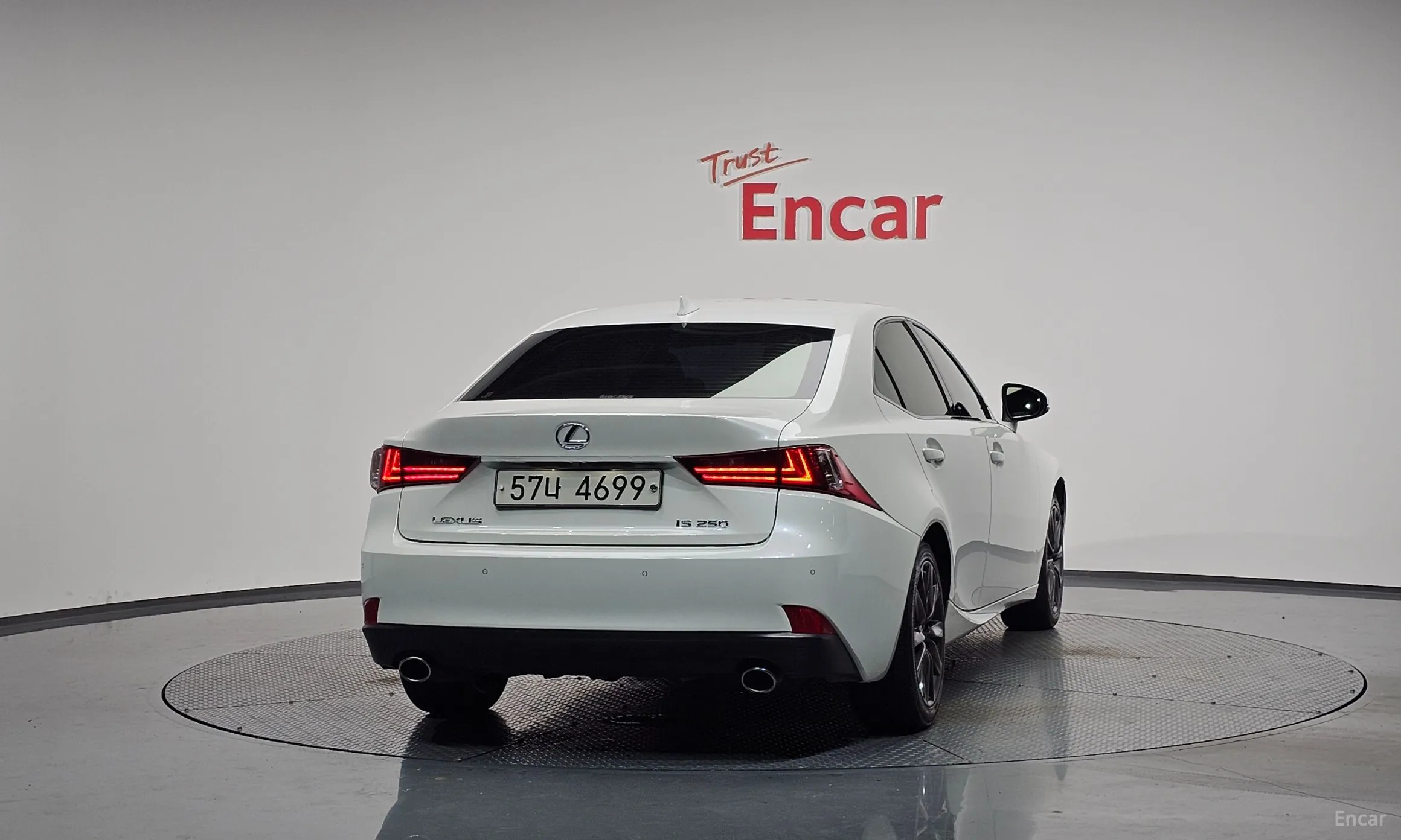 Lexus New IS250 превью 4