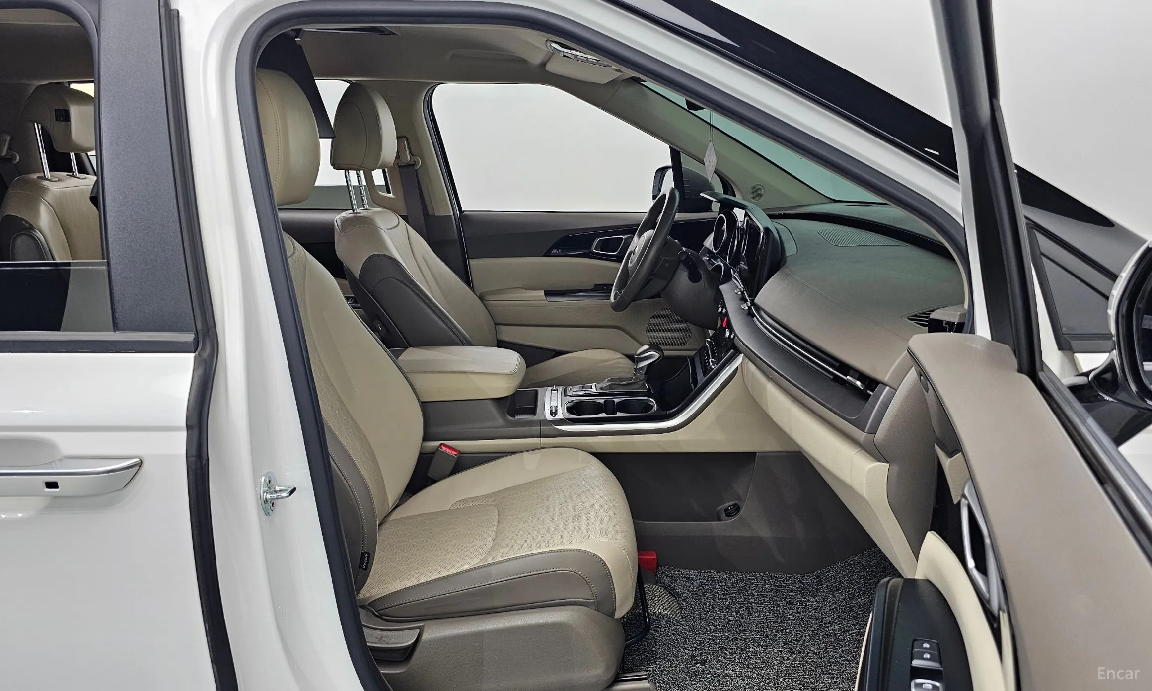 Kia Carnival Gen 4 превью 10