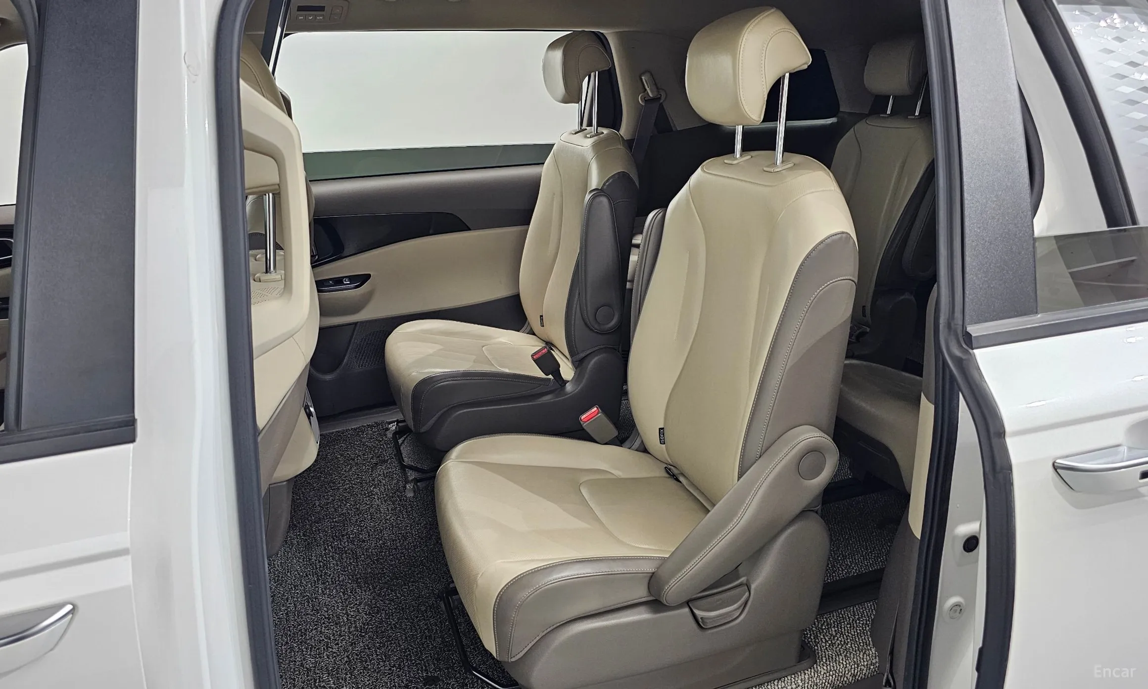 Kia Carnival Gen 4 превью 12