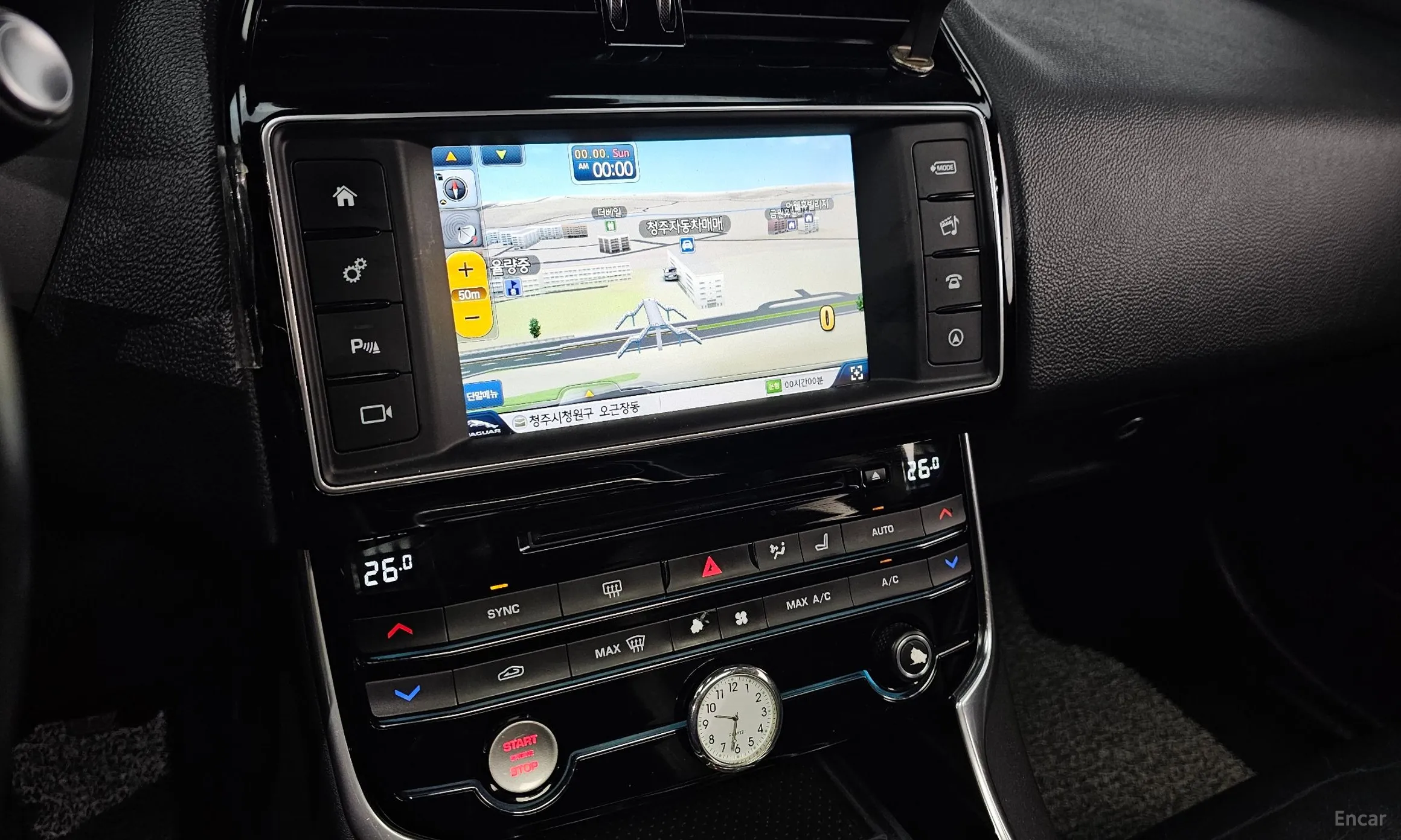 Jaguar XE превью 16