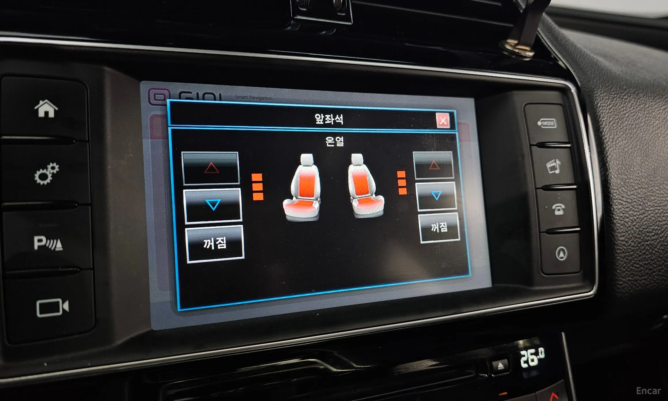 Jaguar XE превью 18