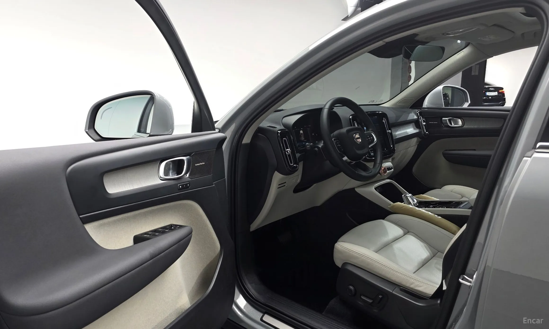 Volvo XC40 превью 12