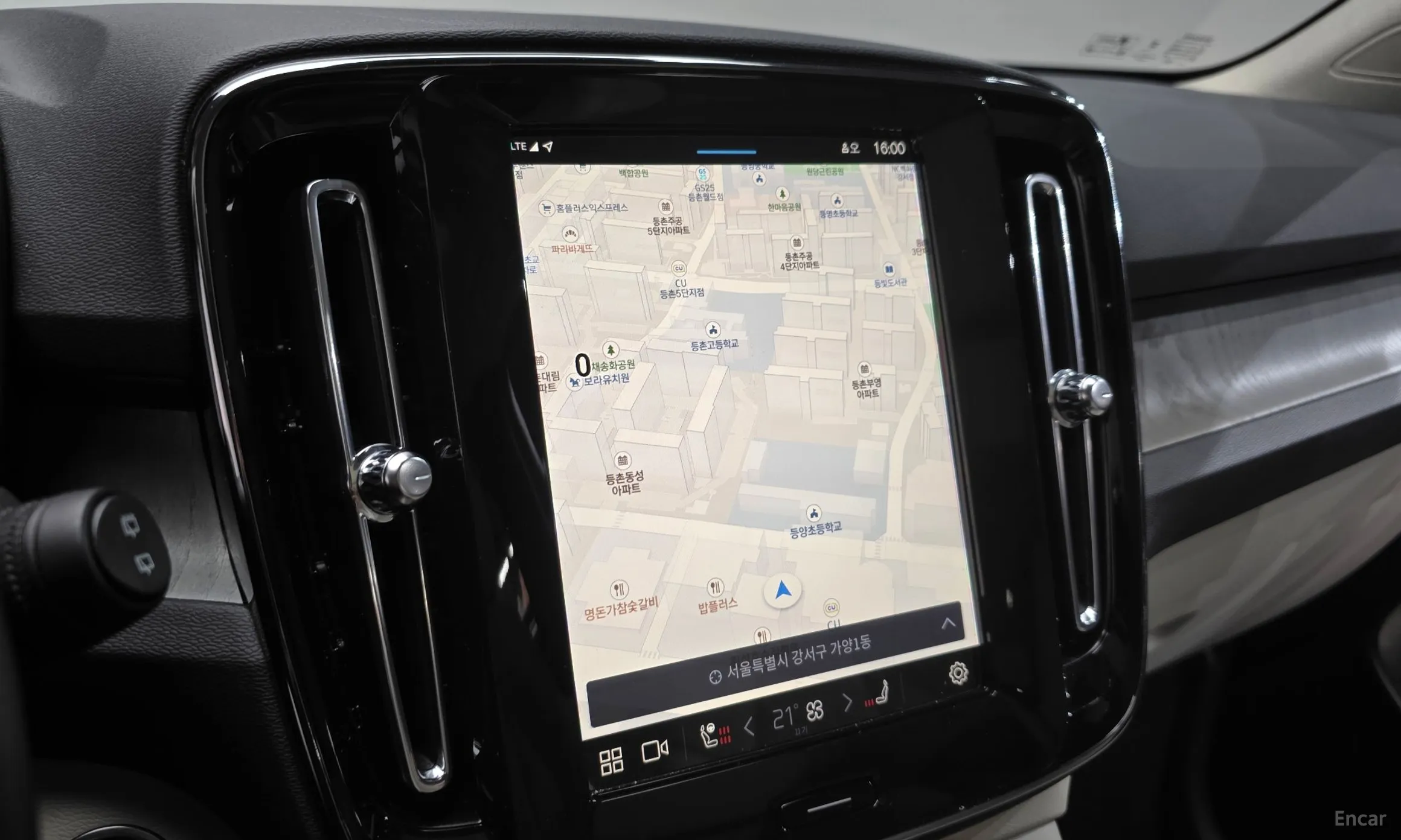 Volvo XC40 превью 14