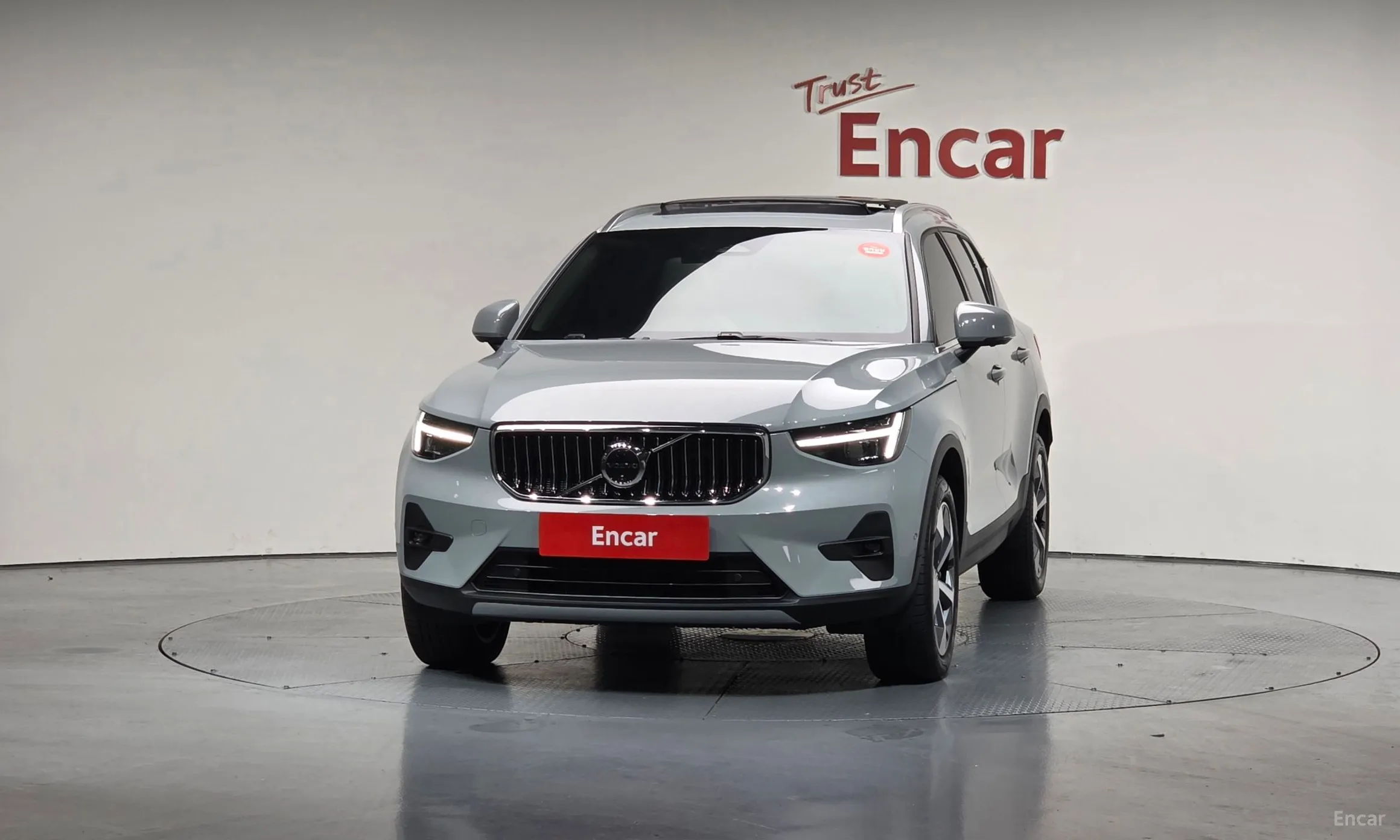 Volvo XC40 превью 3