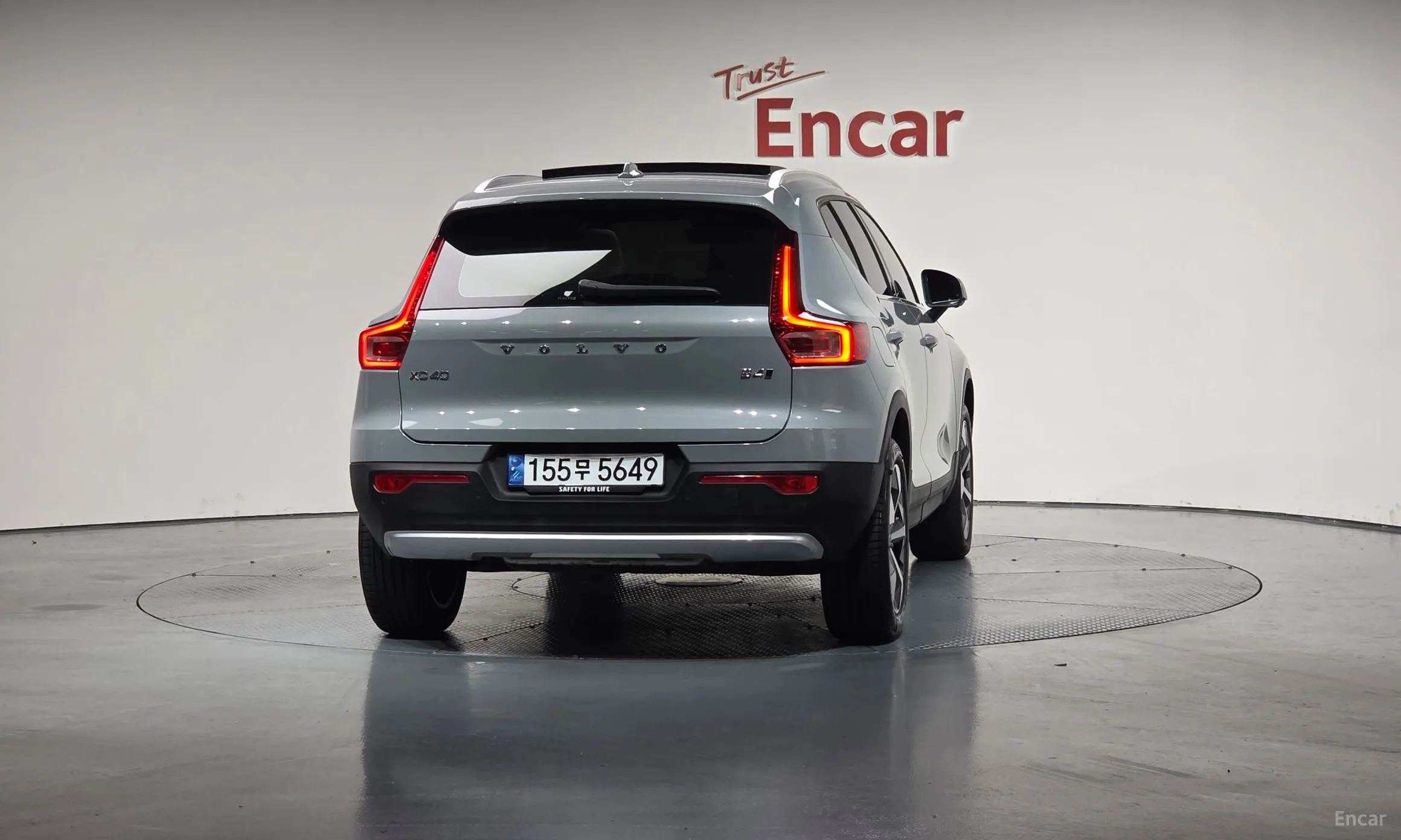 Volvo XC40 превью 4