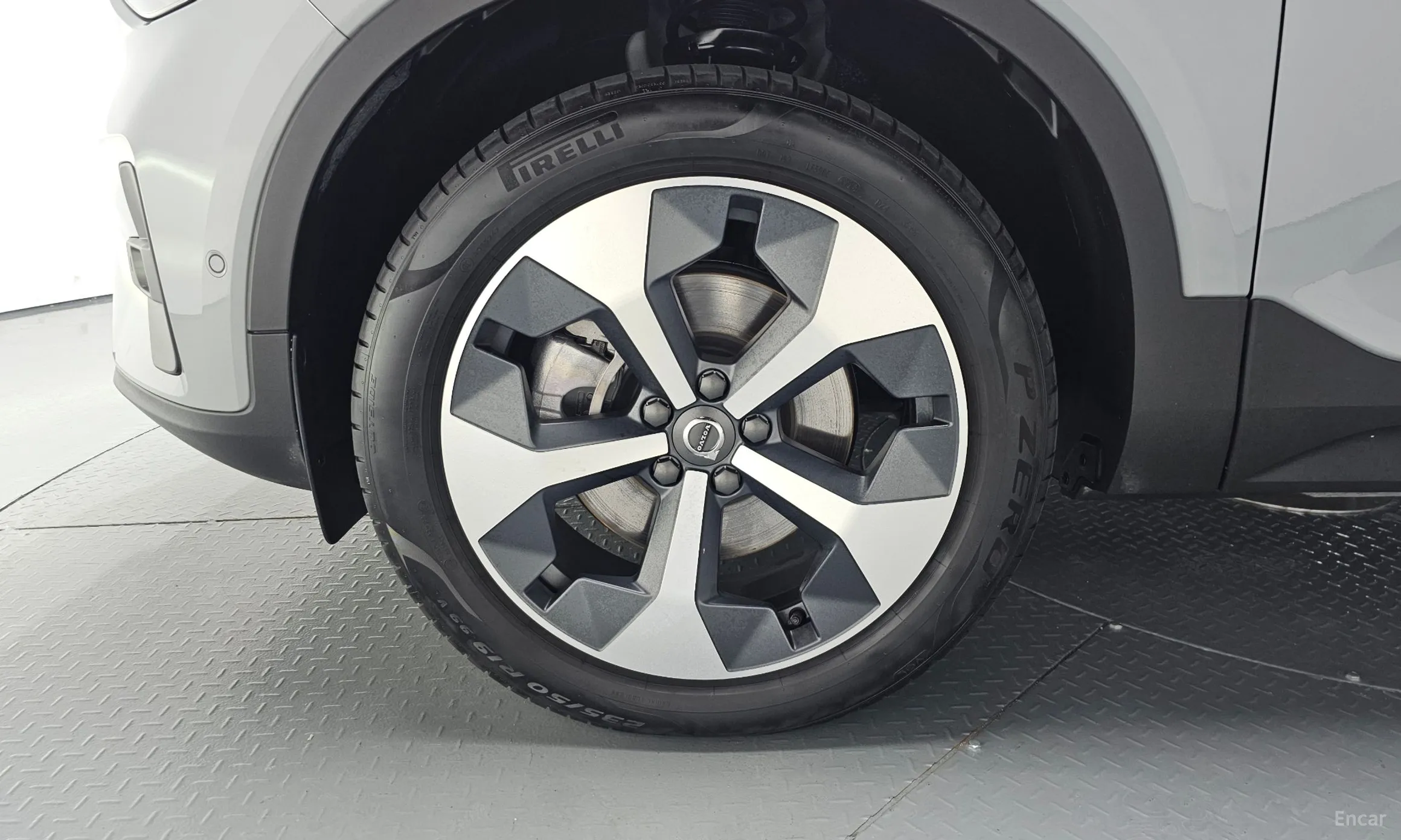 Volvo XC40 превью 5