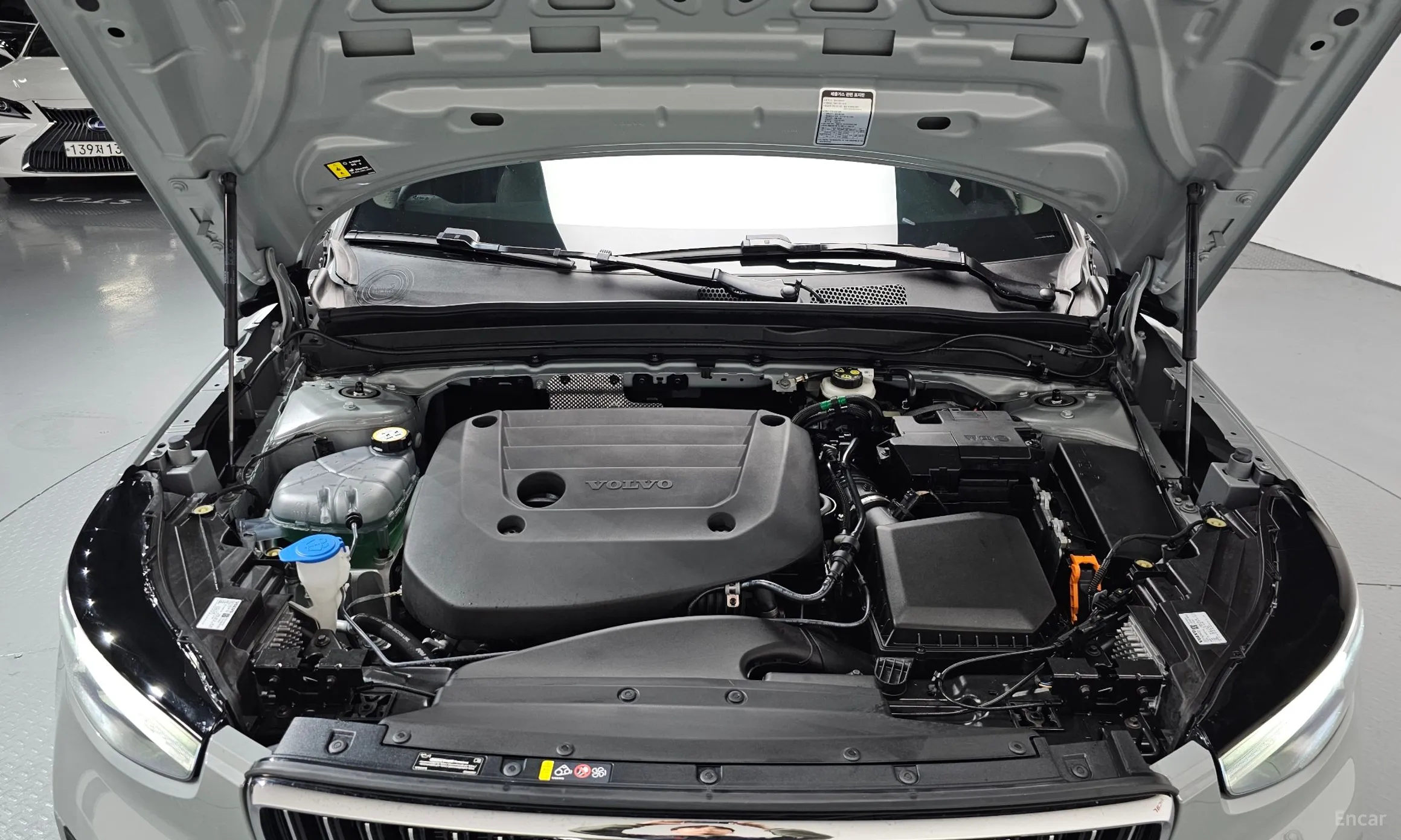 Volvo XC40 превью 6