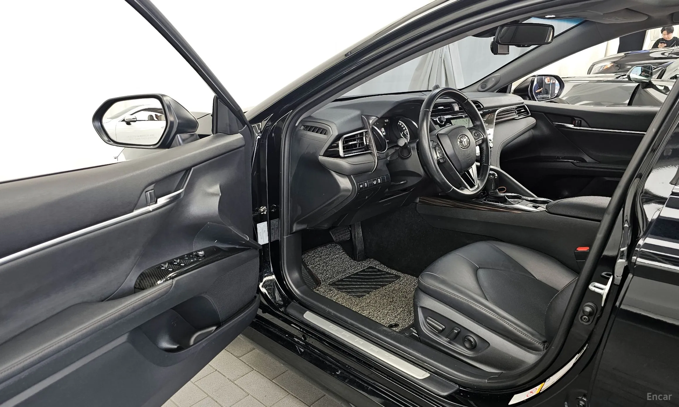 Toyota Camry (XV70) превью 10