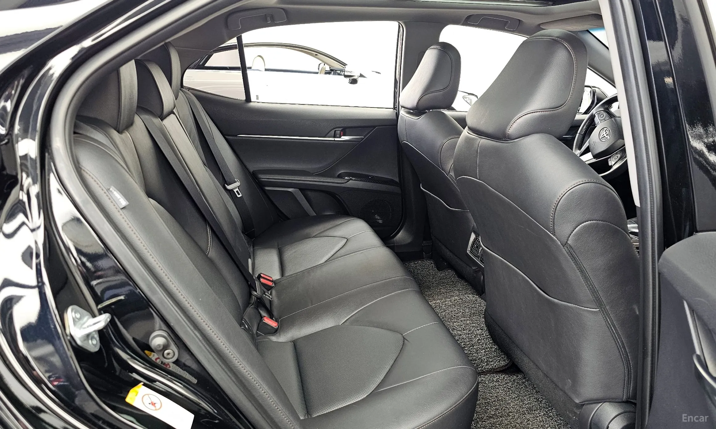 Toyota Camry (XV70) превью 12