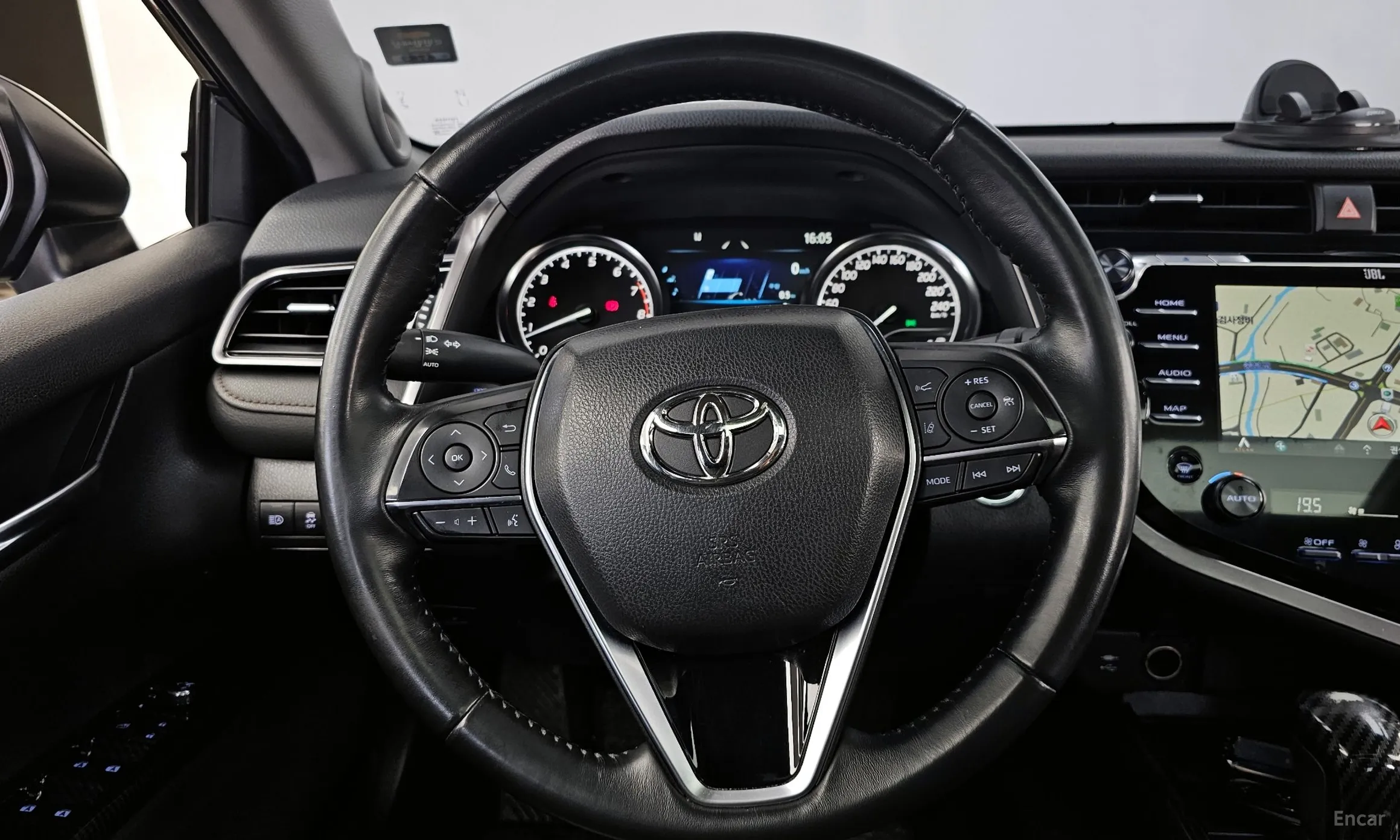 Toyota Camry (XV70) превью 13