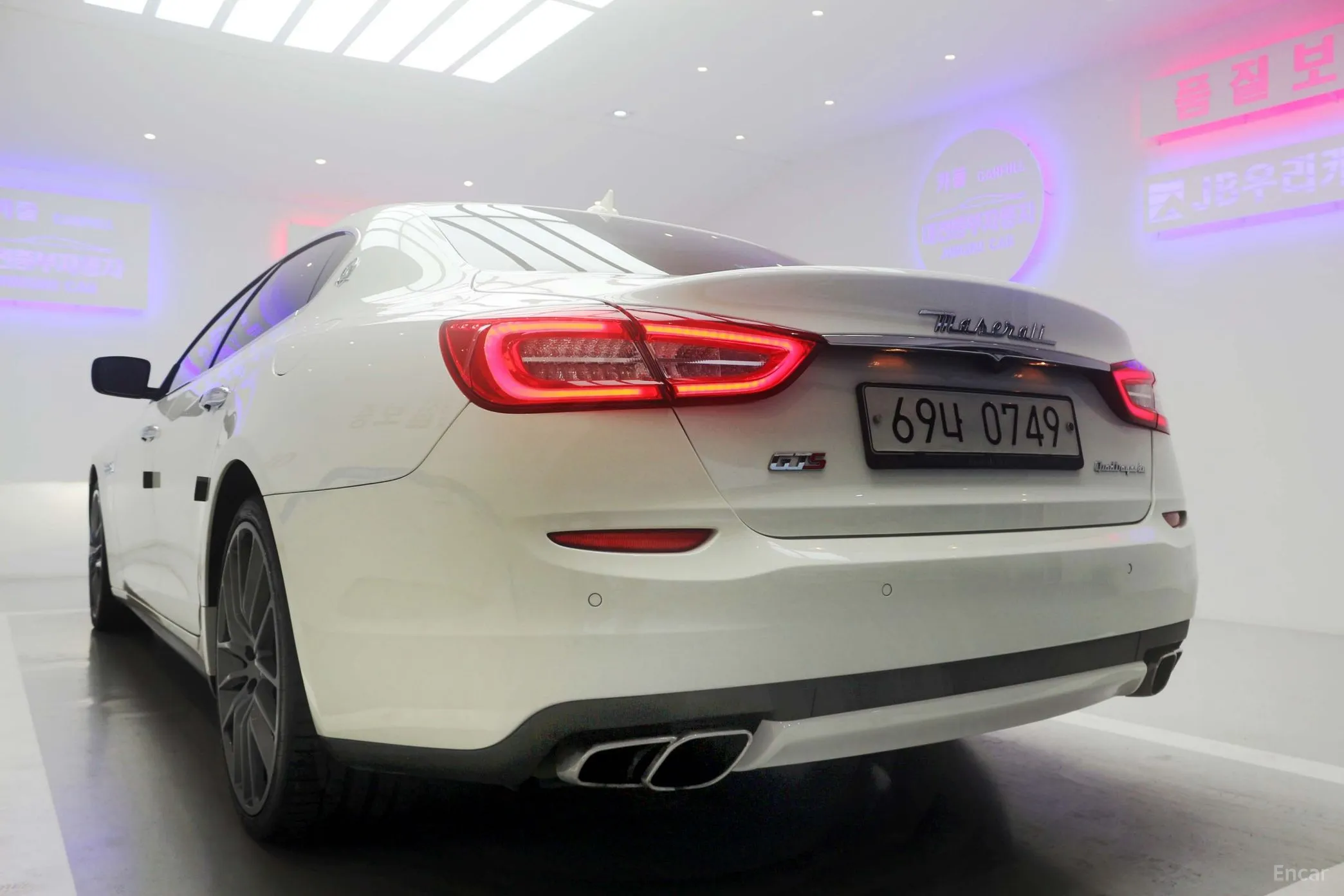 Maserati Quattroporte превью 14