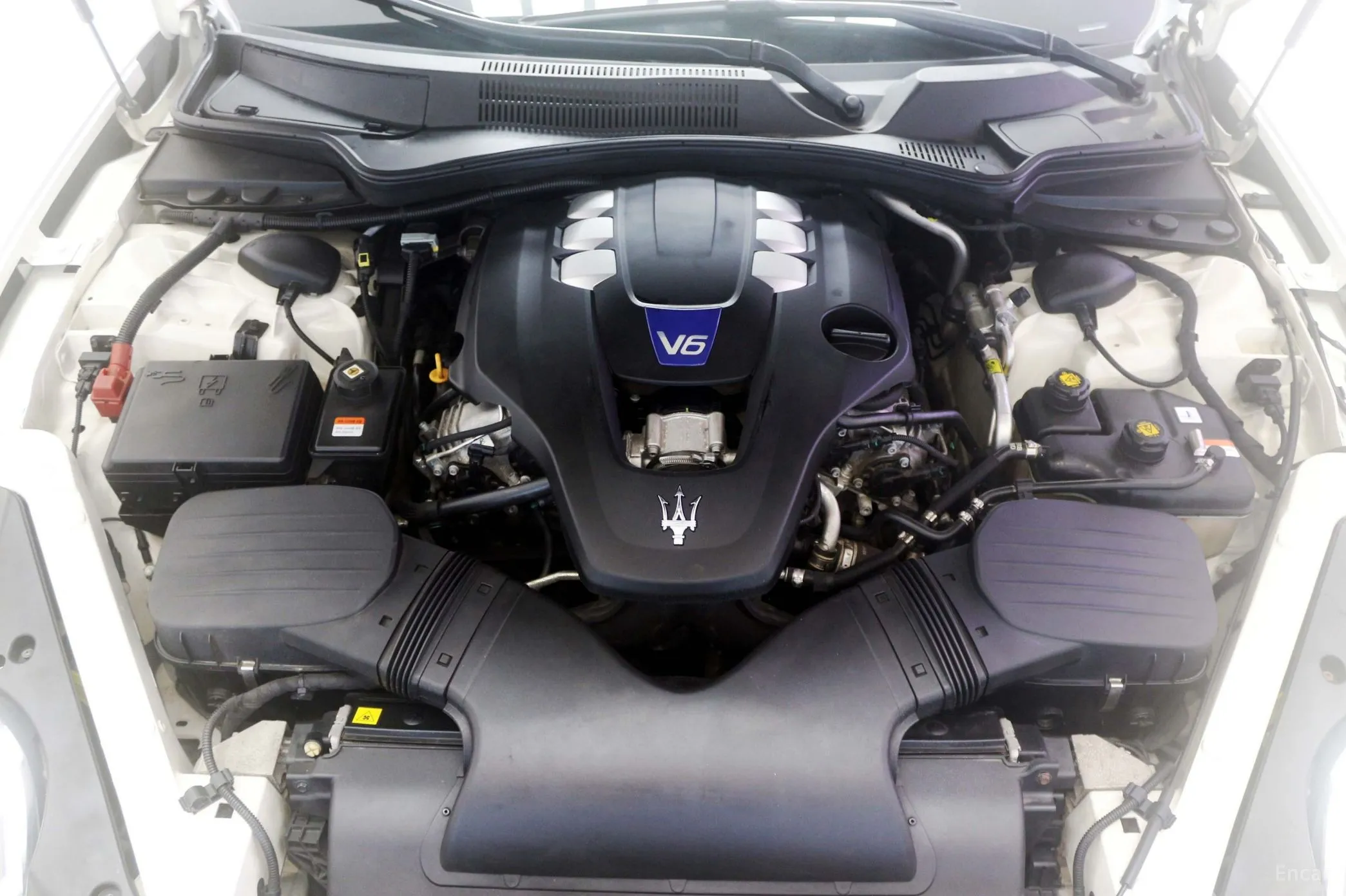 Maserati Quattroporte превью 20