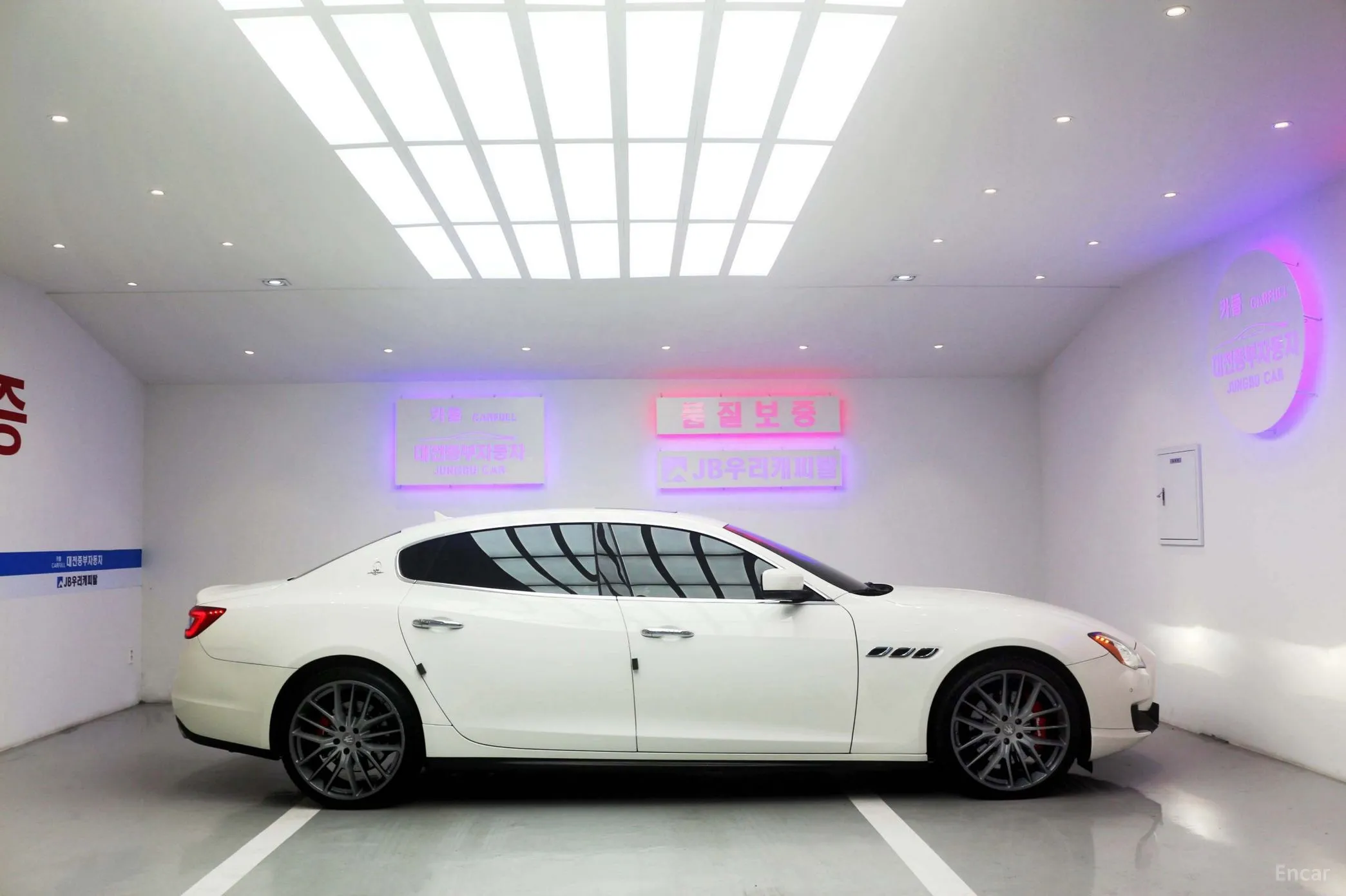 Maserati Quattroporte превью 5