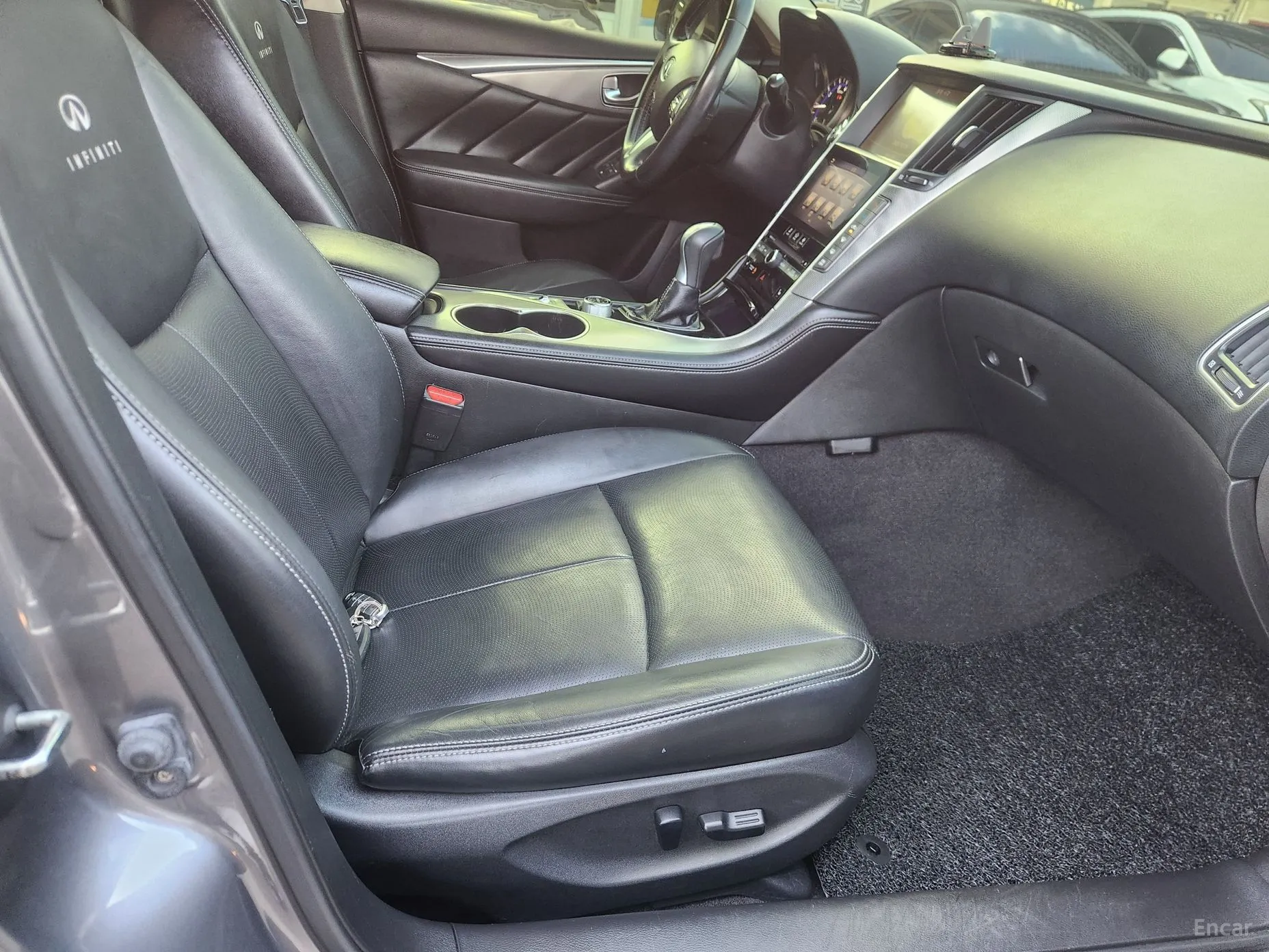 Infiniti Q50 превью 17
