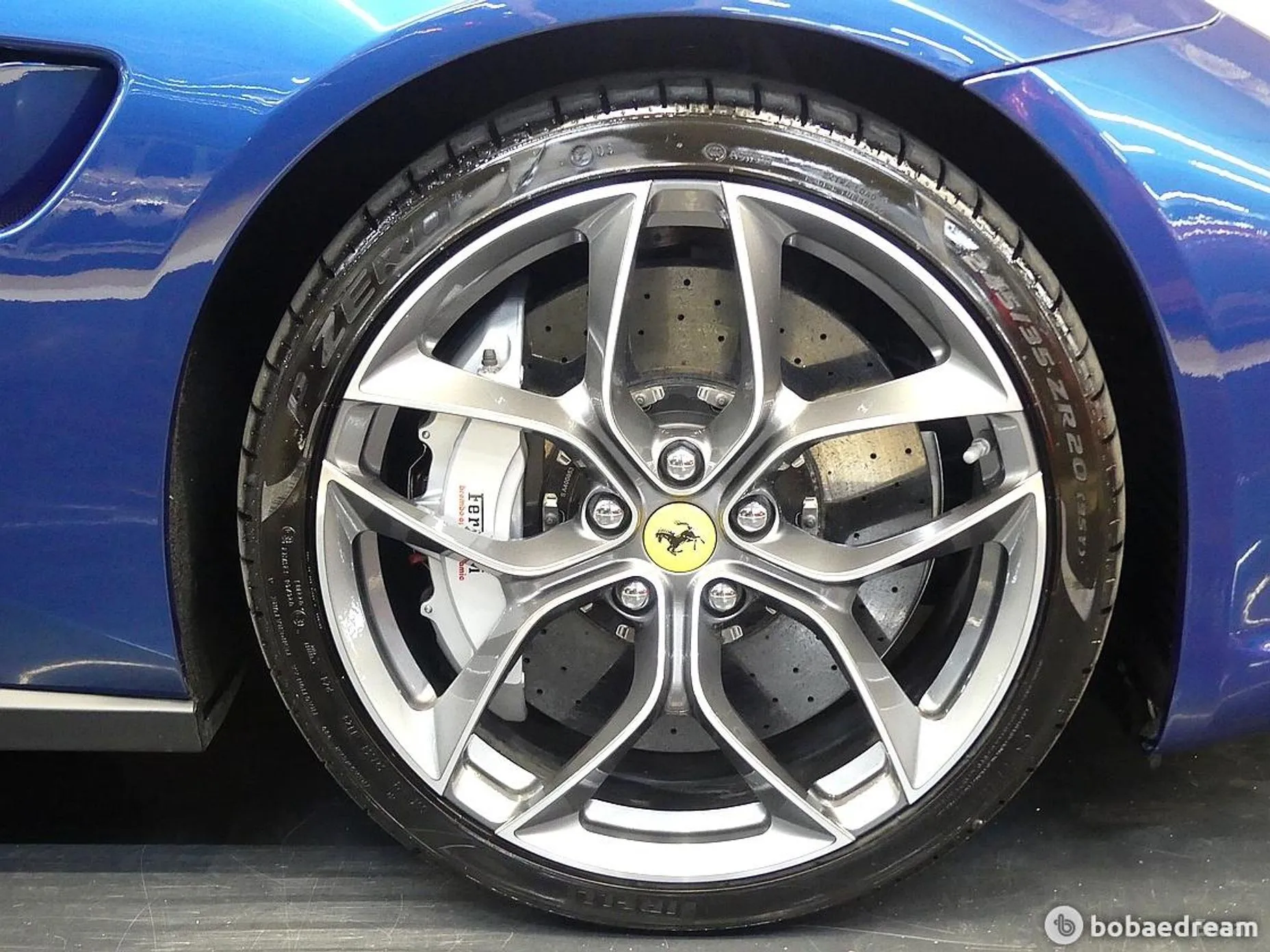 Ferrari GTC4 Rousseau превью 5