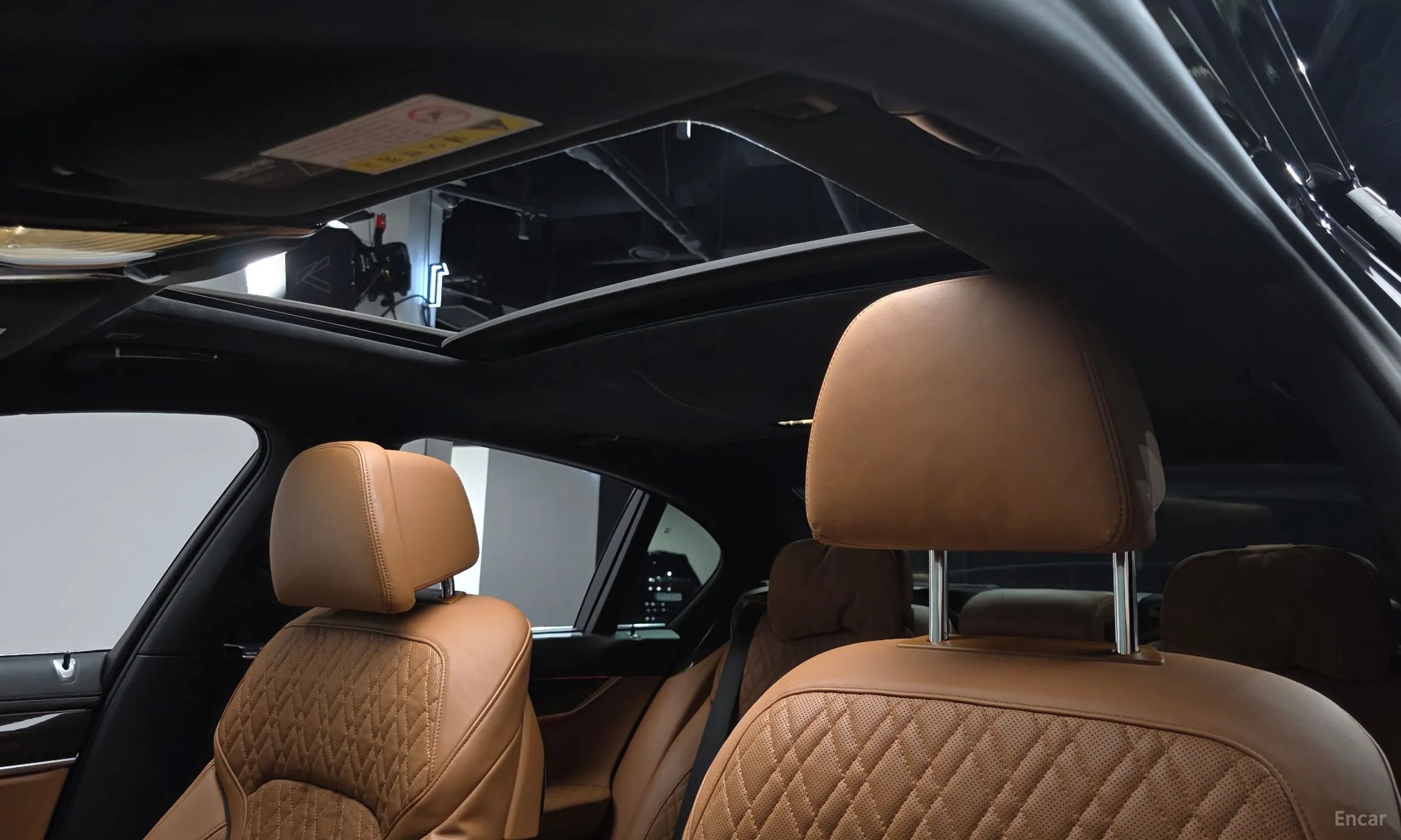 BMW 7 Series (G11) превью 19