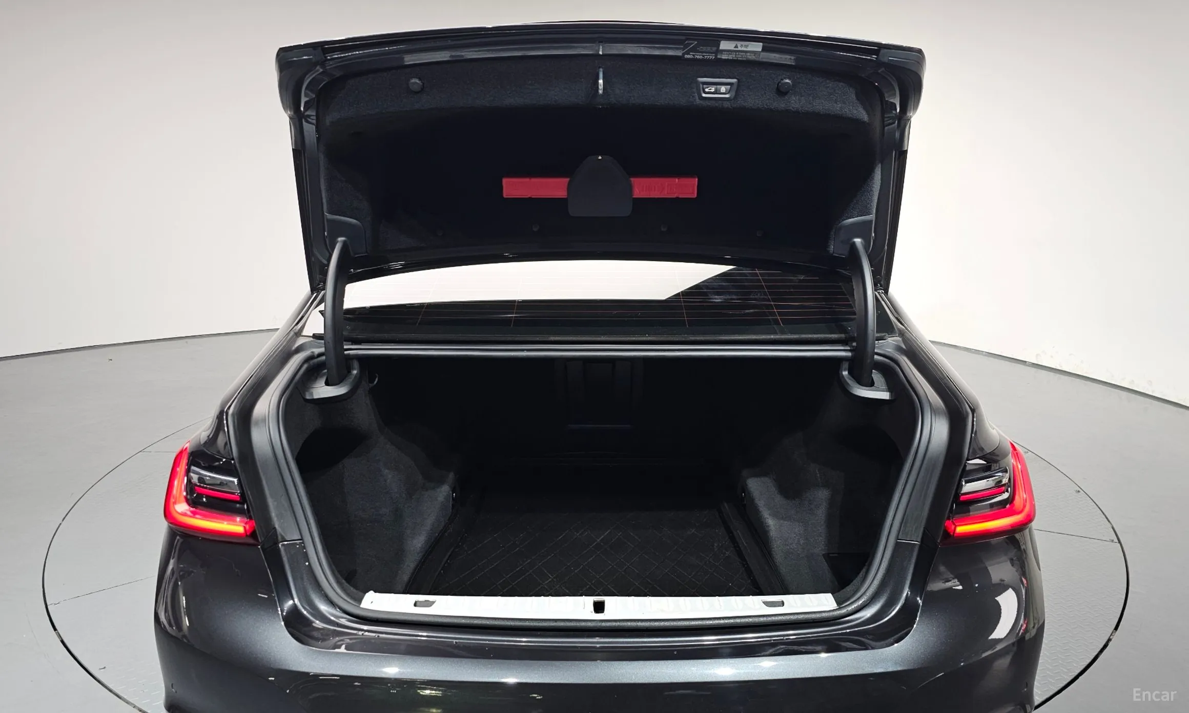 BMW 7 Series (G11) превью 20