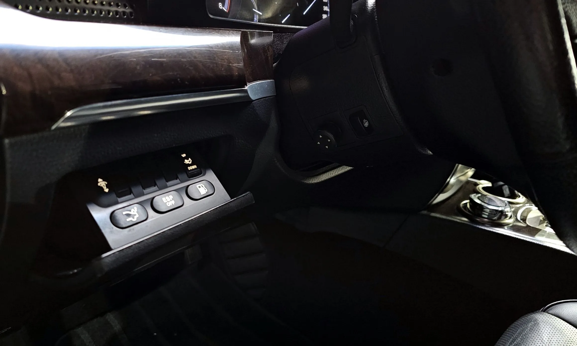 KG Mobility (SsangYong) Chairman W превью 14