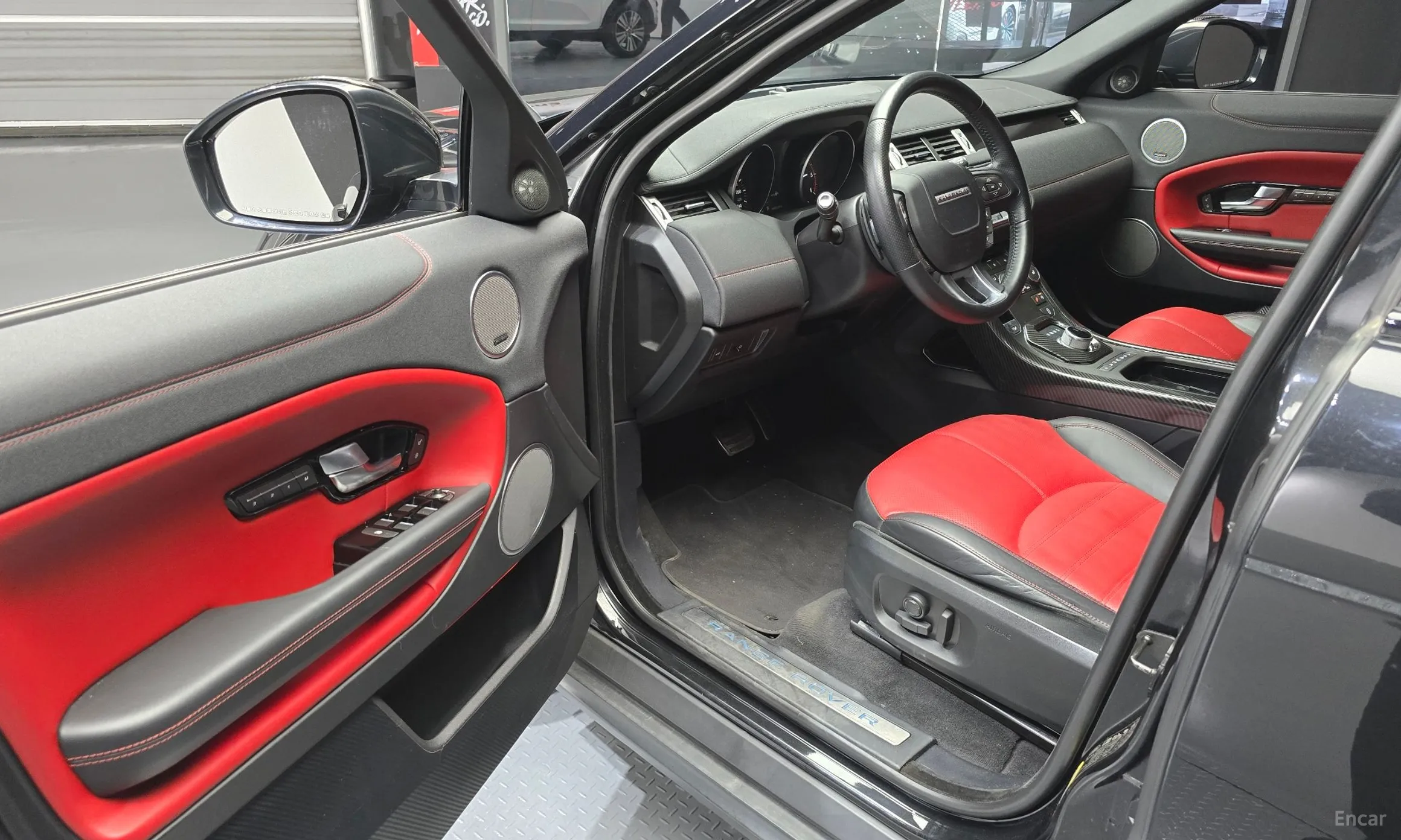 Land Rover Range Rover Evoque превью 11