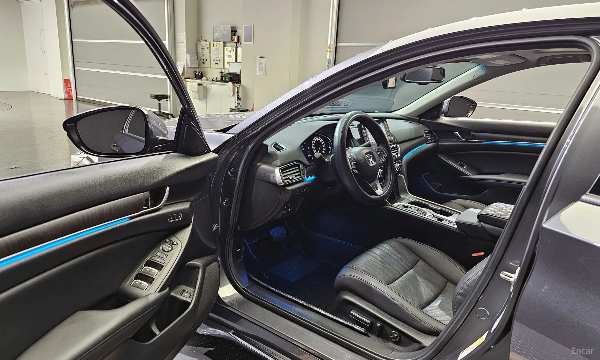 Honda Accord 10th Generation превью 10