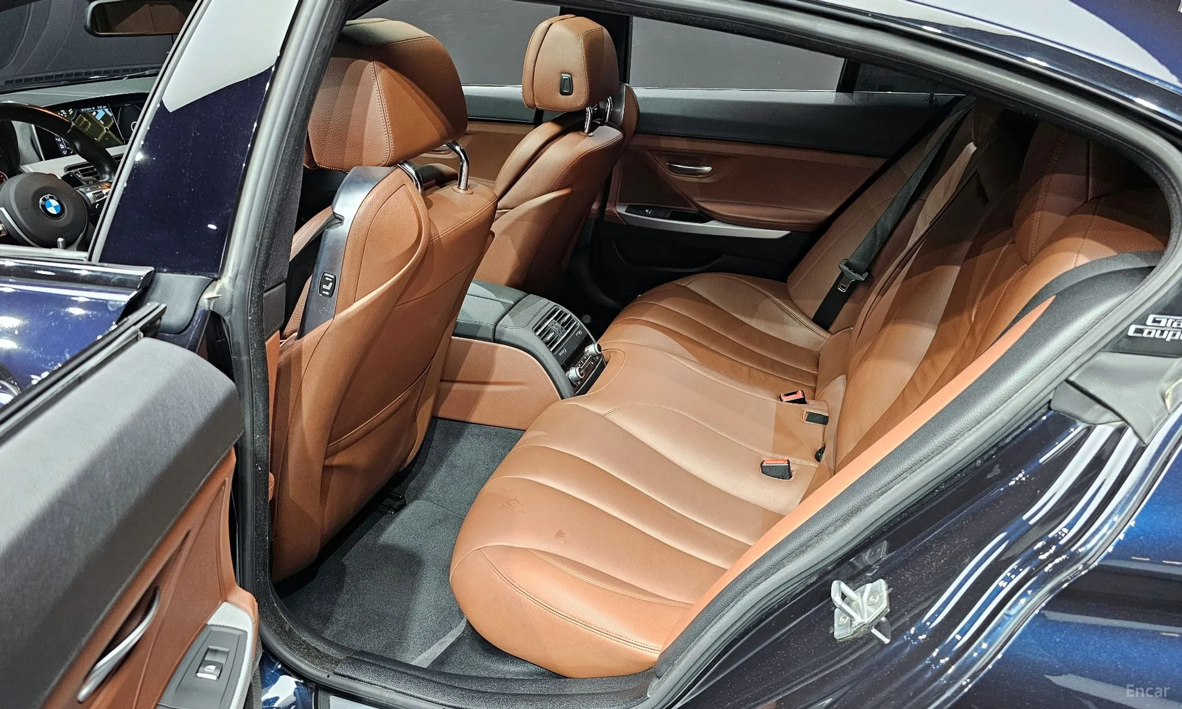 BMW 6 Series (F12) превью 12
