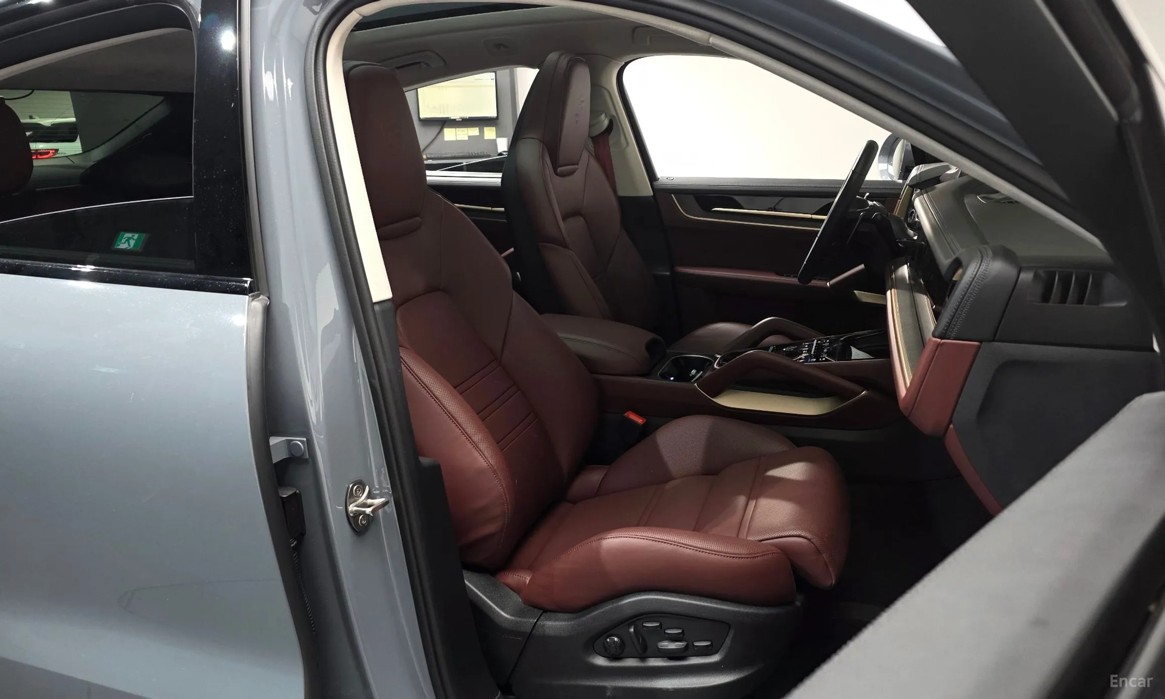 Porsche Cayenne (PO536) превью 10