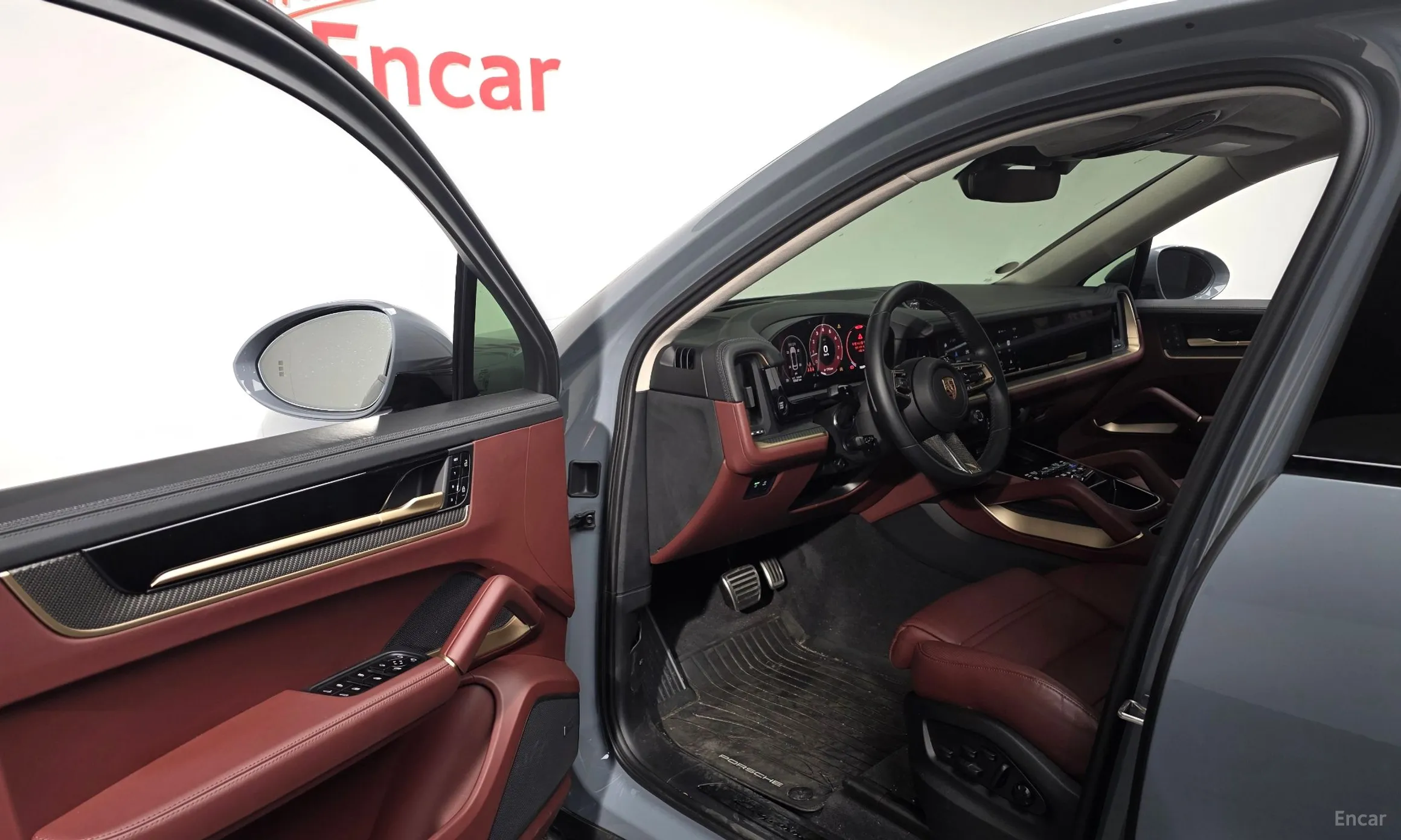Porsche Cayenne (PO536) превью 12