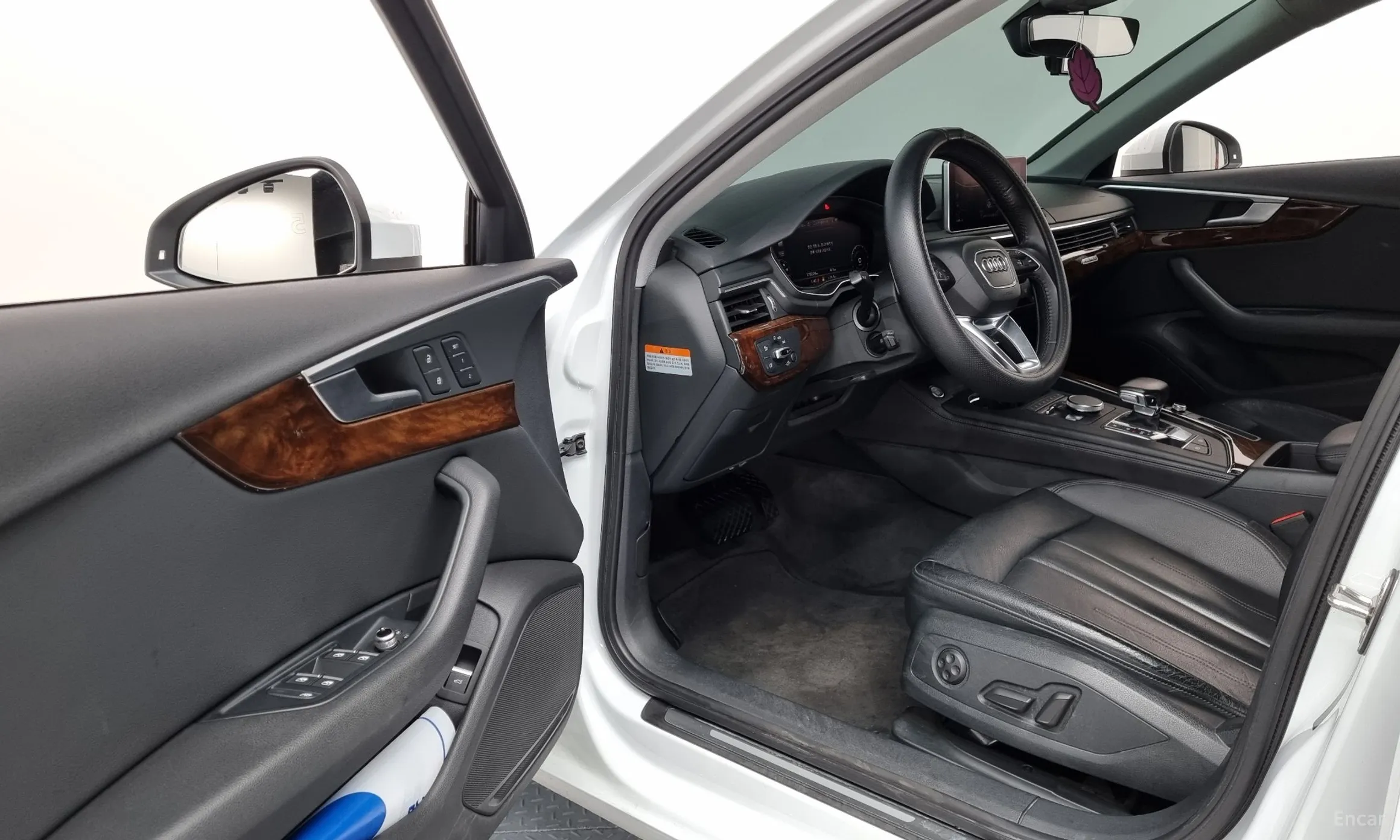Audi A4 (B9) превью 10