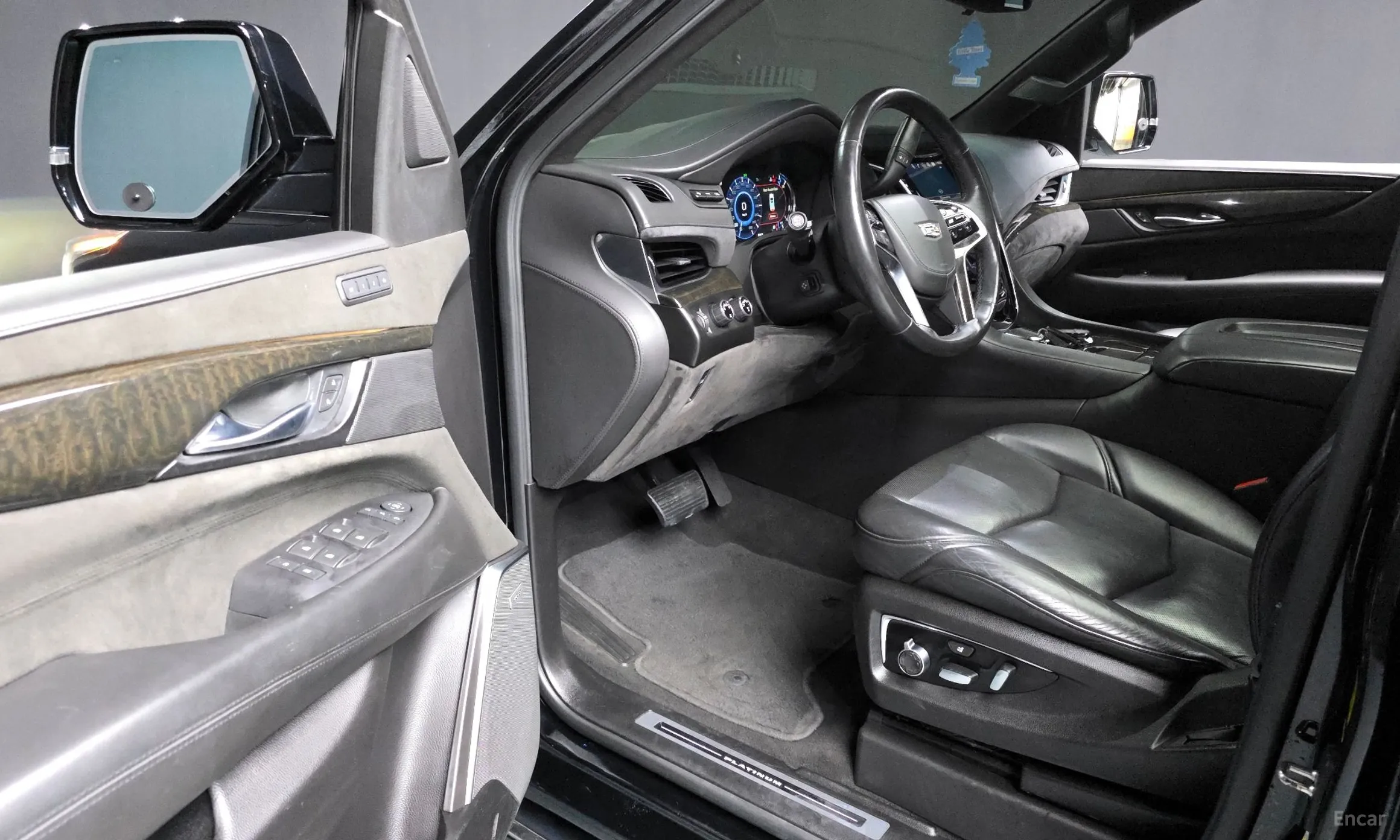 Cadillac Escalade превью 10