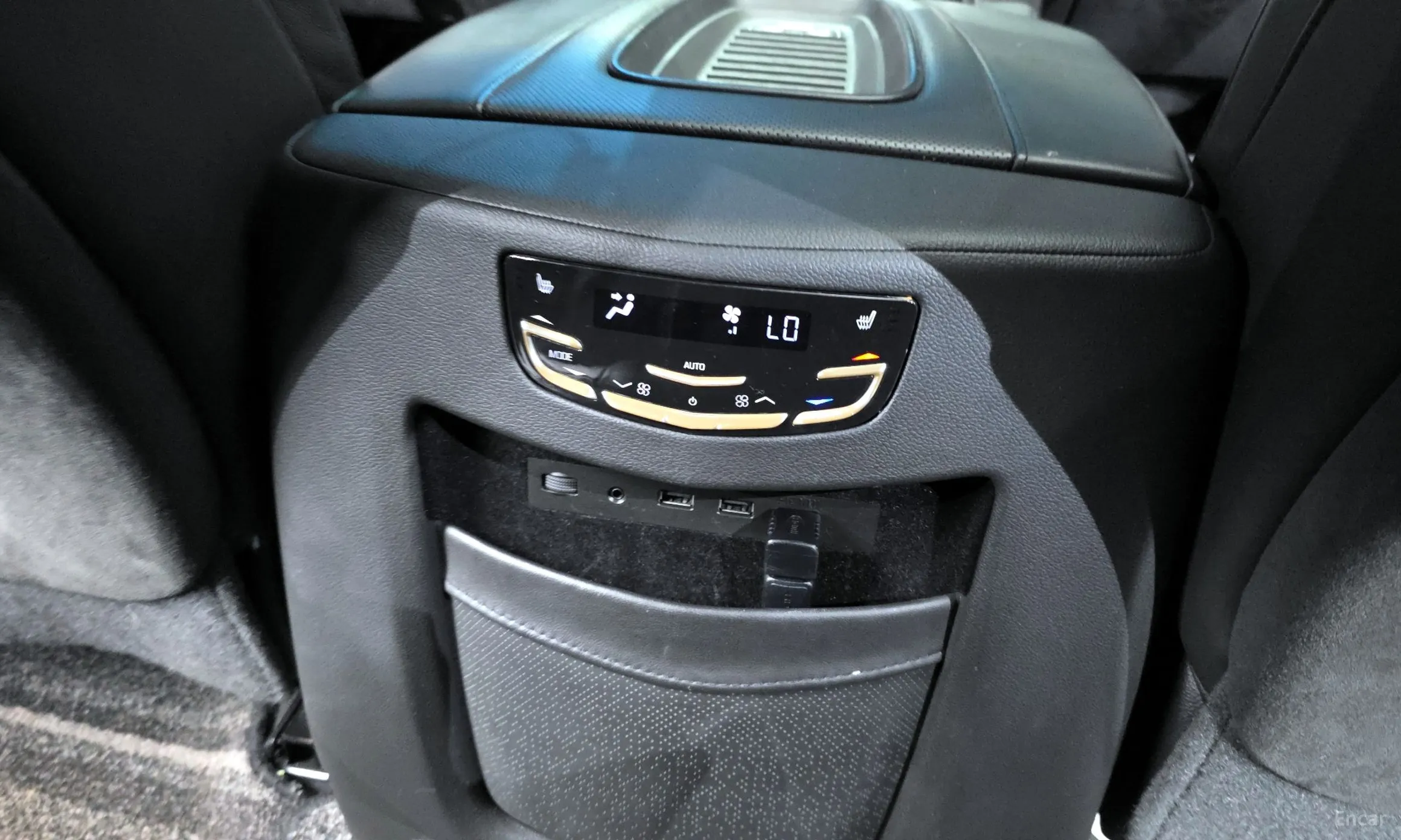 Cadillac Escalade превью 18